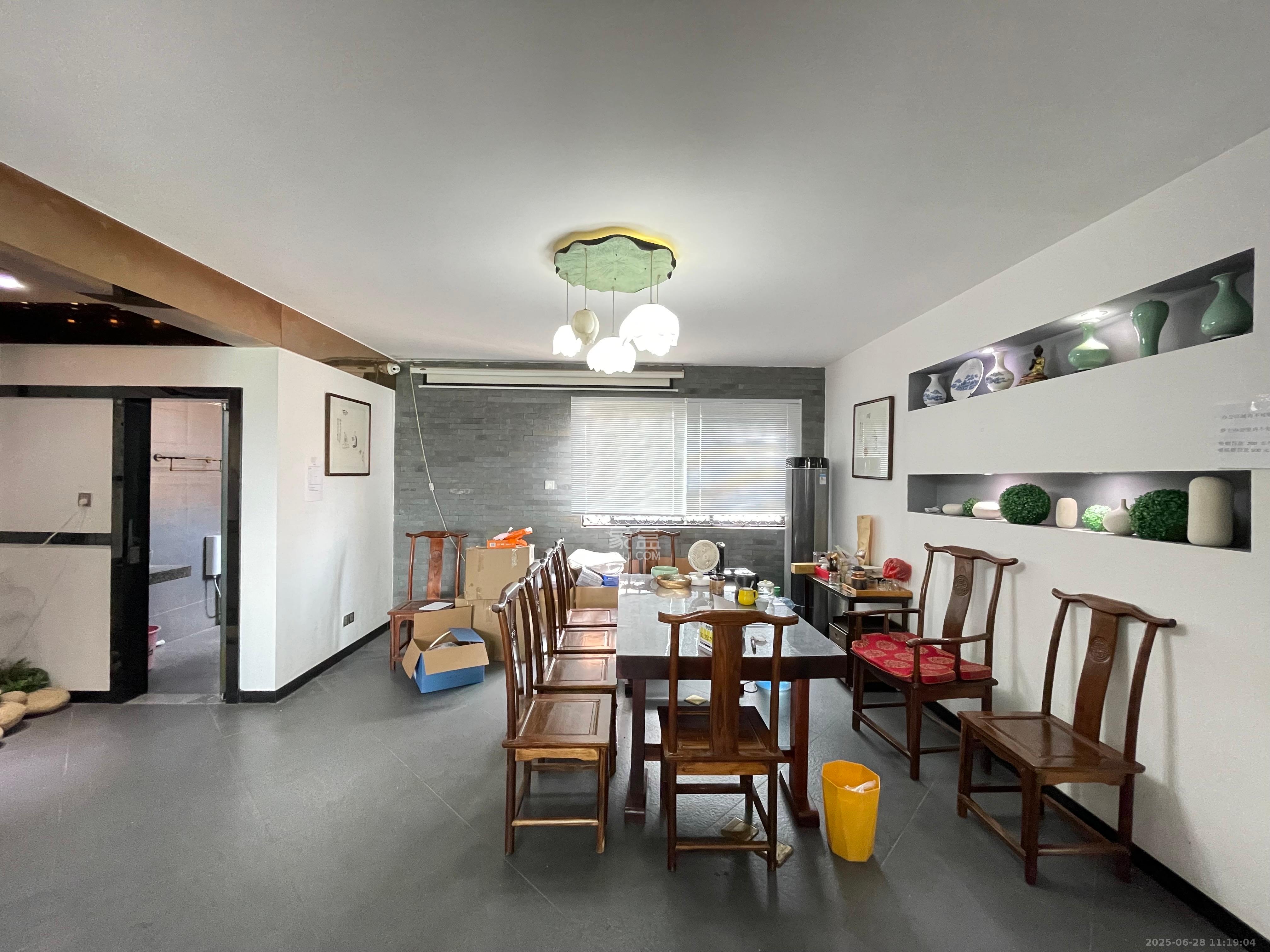 诚兴园 4室2厅2卫 3000.0元/月 诚兴园 4室2厅2卫 3000.0元/月室内图