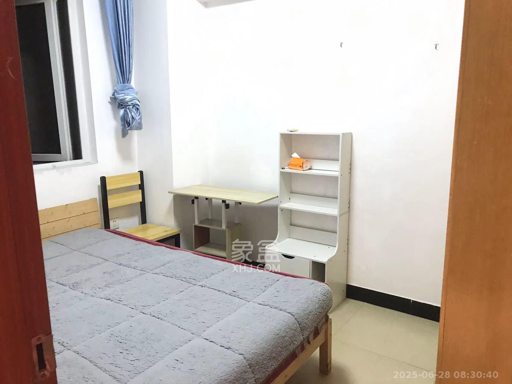 新长海广场  2室2厅1卫   1800.00元/月