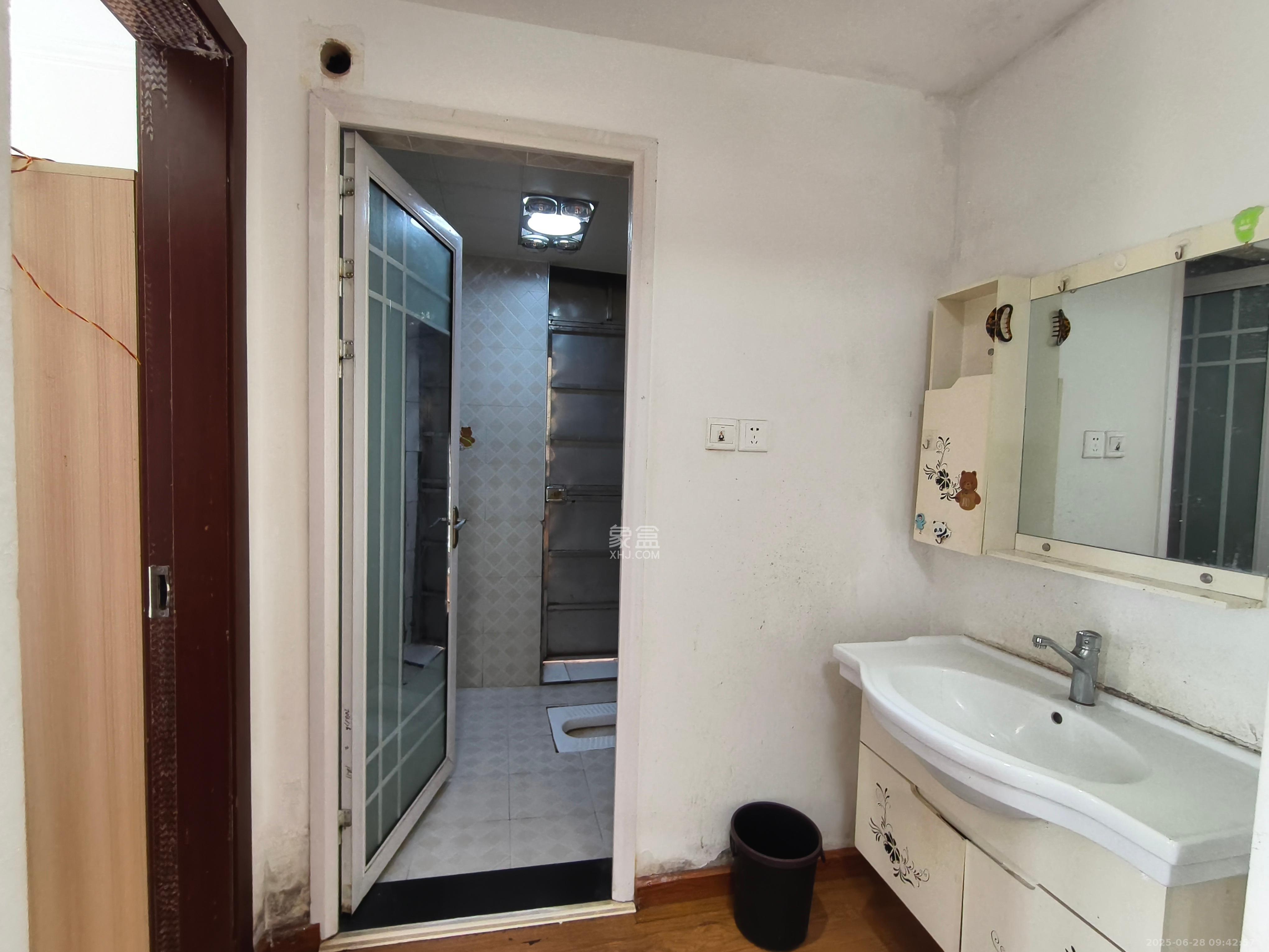 光明城市(星辰青年城) 1室1厅1卫 1300.0元/月 光明城市(星辰青年城) 1室1厅1卫 1300.0元/月室内图