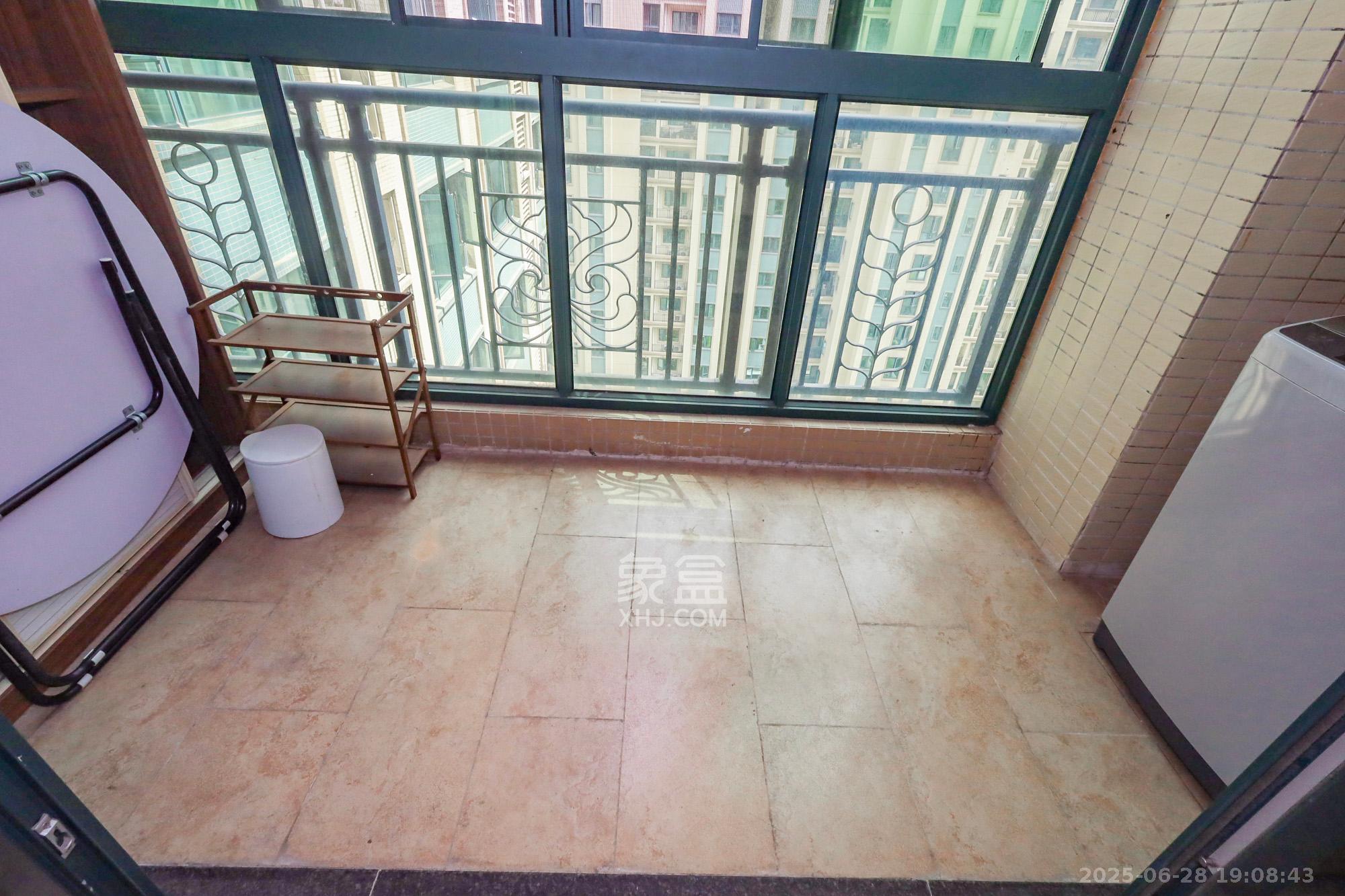 恒大御景湾 1室1厅1卫 30.0万 恒大御景湾 1室1厅1卫 30.0万阳台