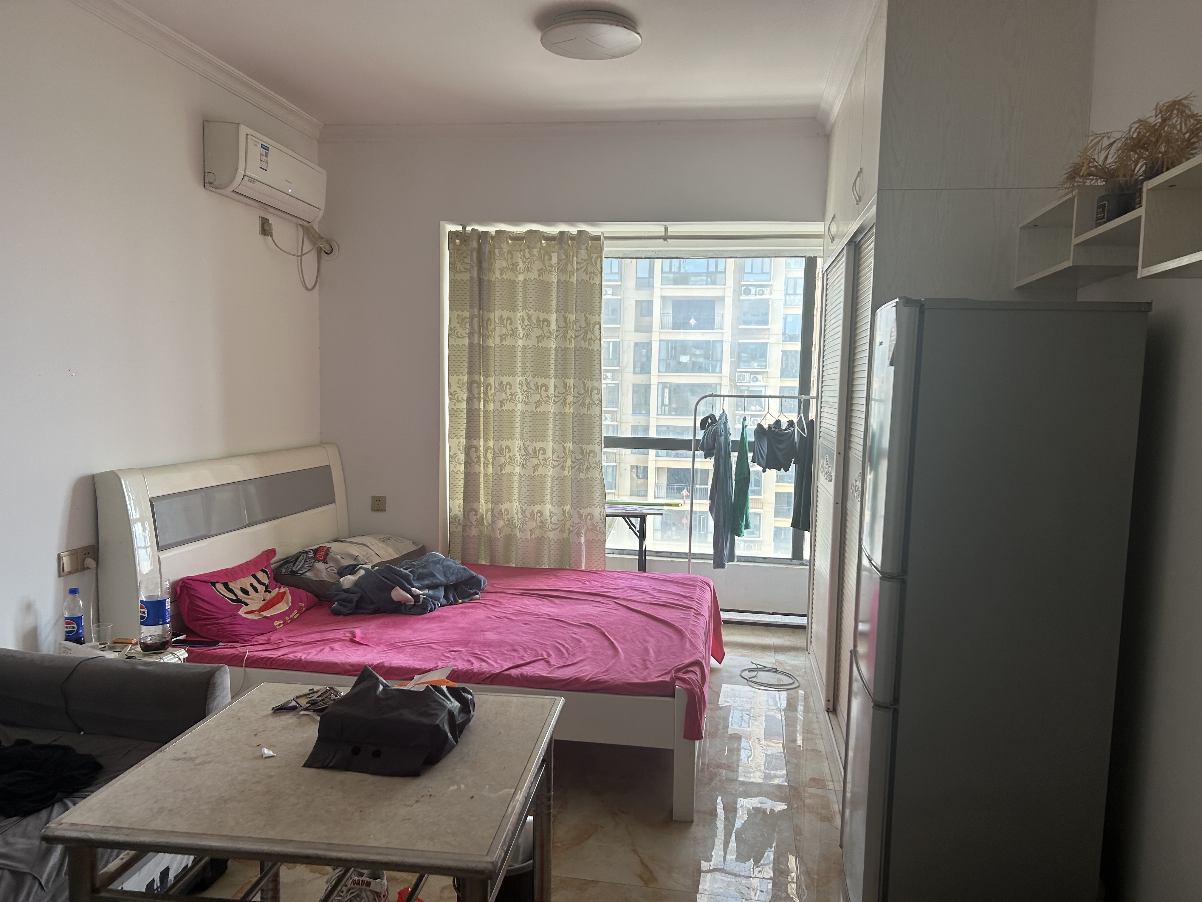 鸿浩达吉星广场(秀石街) 1室0厅0卫 15.8万 鸿浩达吉星广场(秀石街) 1室0厅0卫 15.8万客厅