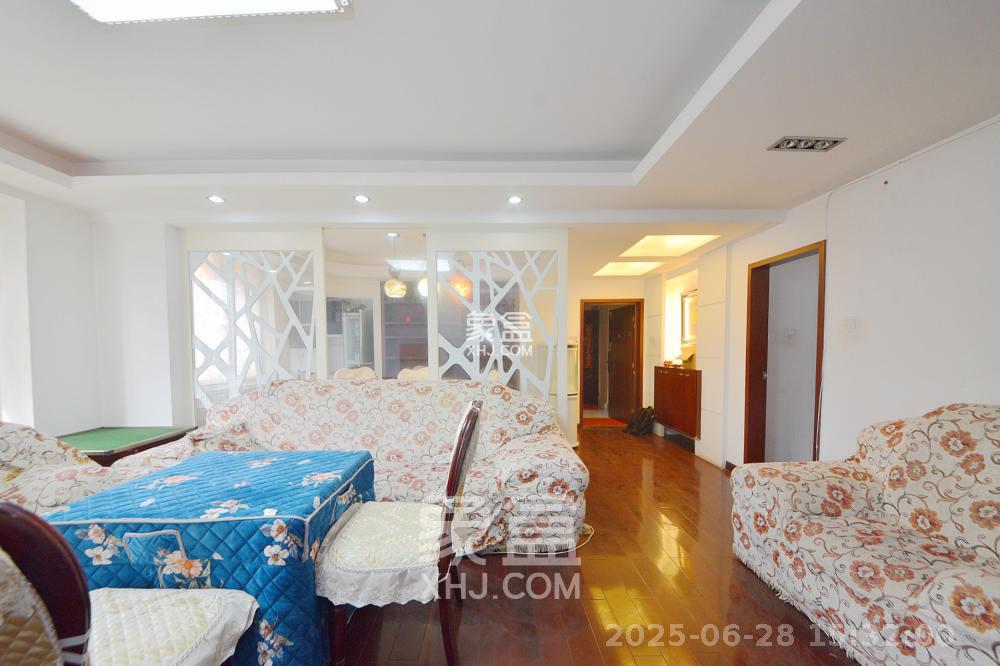 福乐康城 4室2厅1卫 3600.0元/月 福乐康城 4室2厅1卫 3600.0元/月室内图