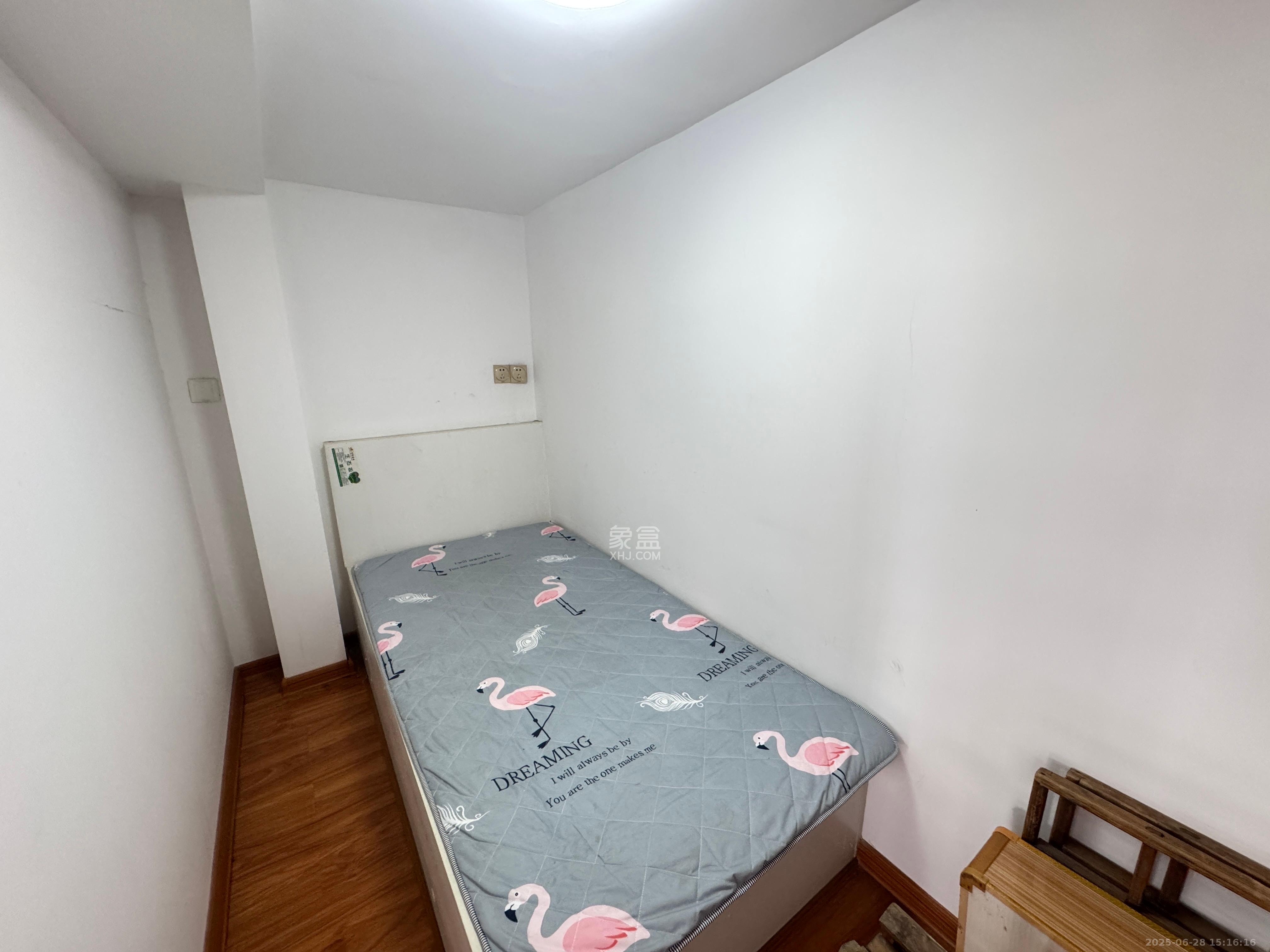 MOMA当代广场  1室1厅1卫    1400.0元/月 MOMA当代广场  1室1厅1卫    1400.0元/月室内图