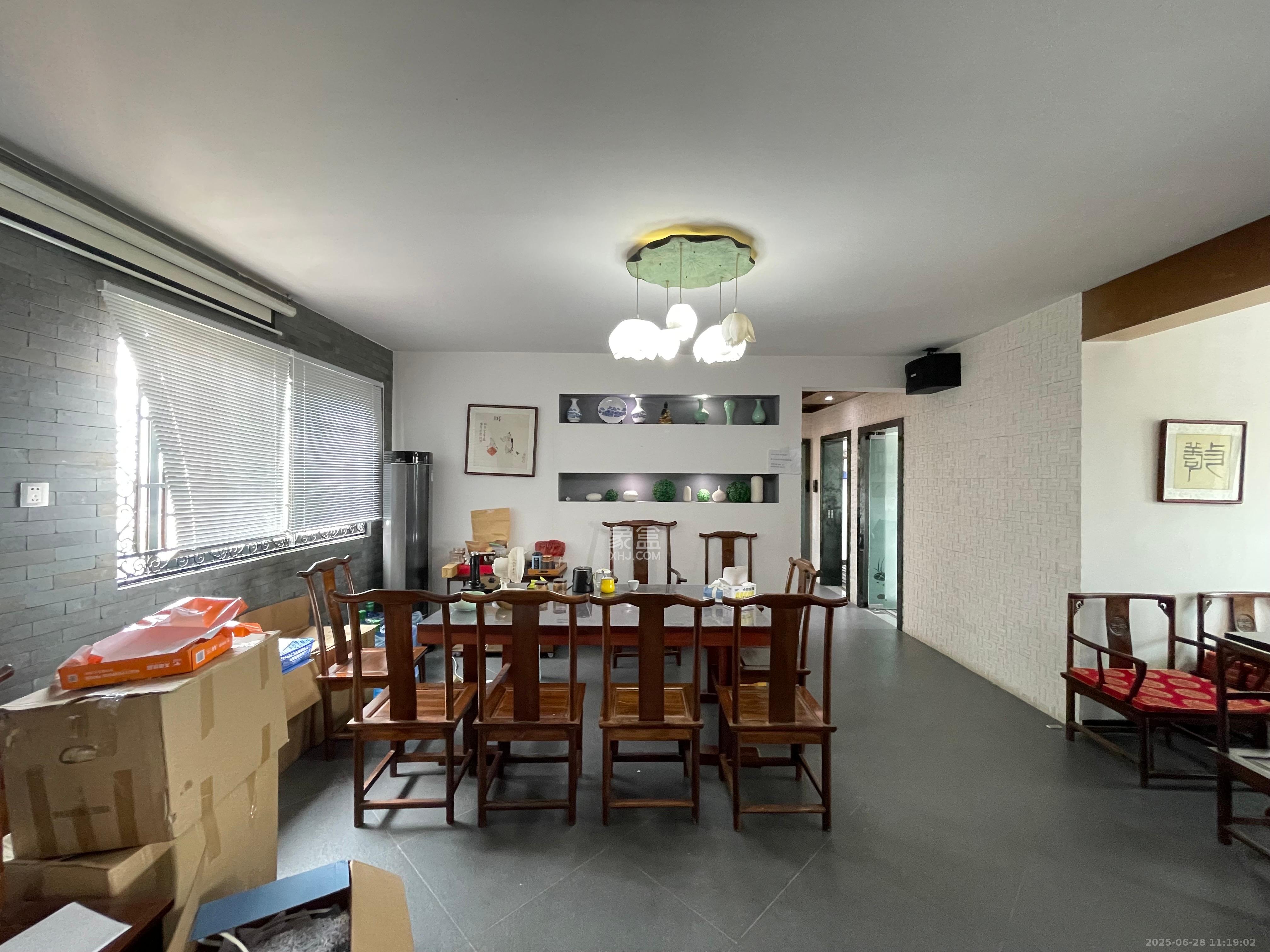 诚兴园 4室2厅2卫 3000.0元/月 诚兴园 4室2厅2卫 3000.0元/月室内图