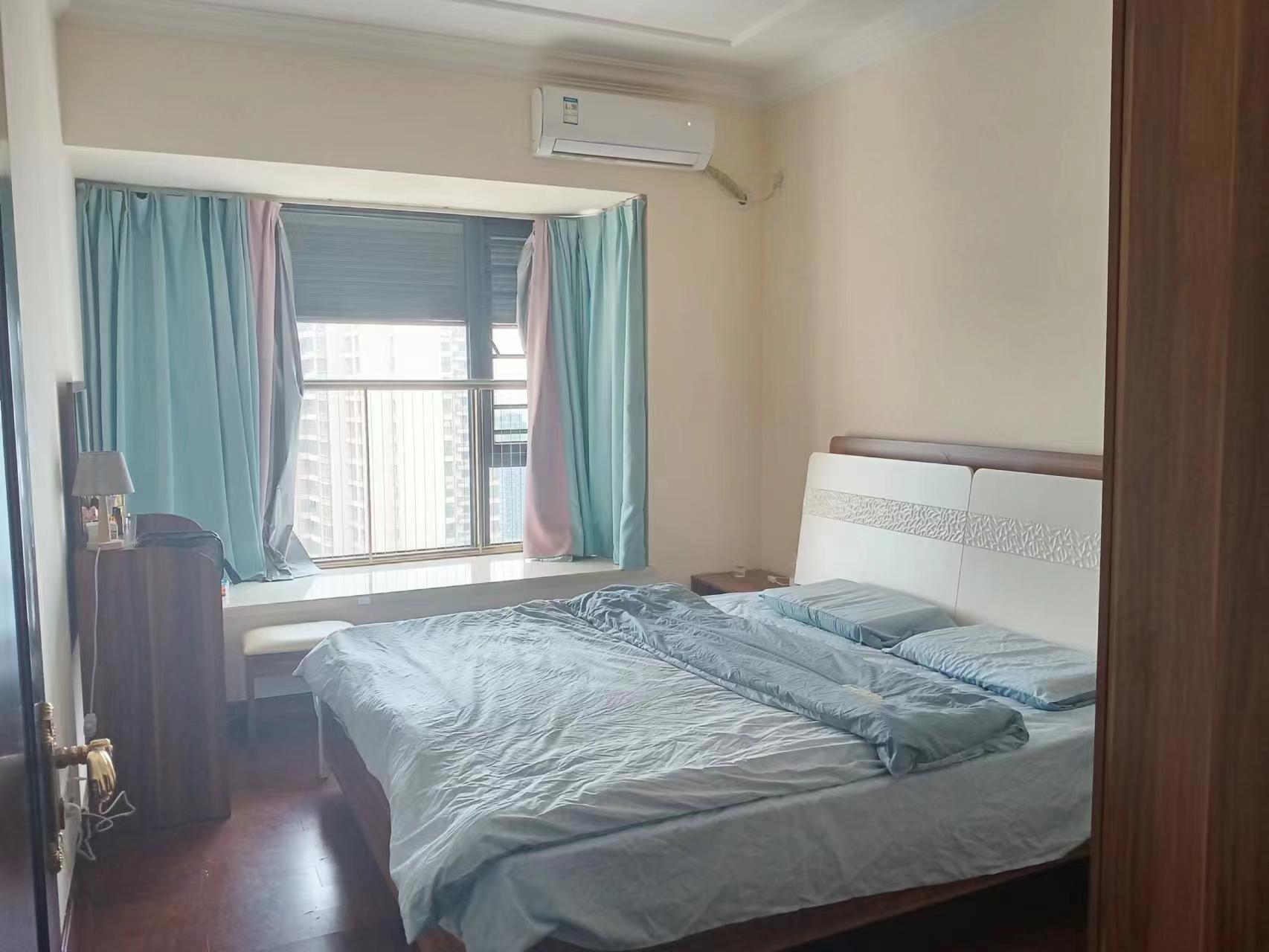 恒大外滩  2室2厅1卫    169.0万 恒大外滩  2室2厅1卫    169.0万客厅