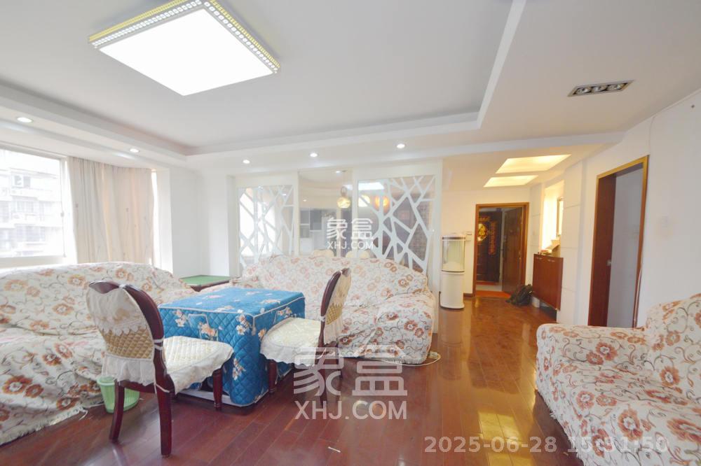 福乐康城 4室2厅1卫 3600.0元/月 福乐康城 4室2厅1卫 3600.0元/月室内图