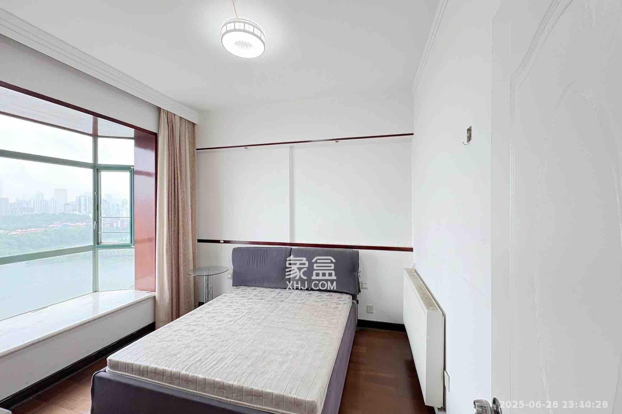 梦泽园  4室2厅2卫    4200.0元/月 梦泽园  4室2厅2卫    4200.0元/月室内图