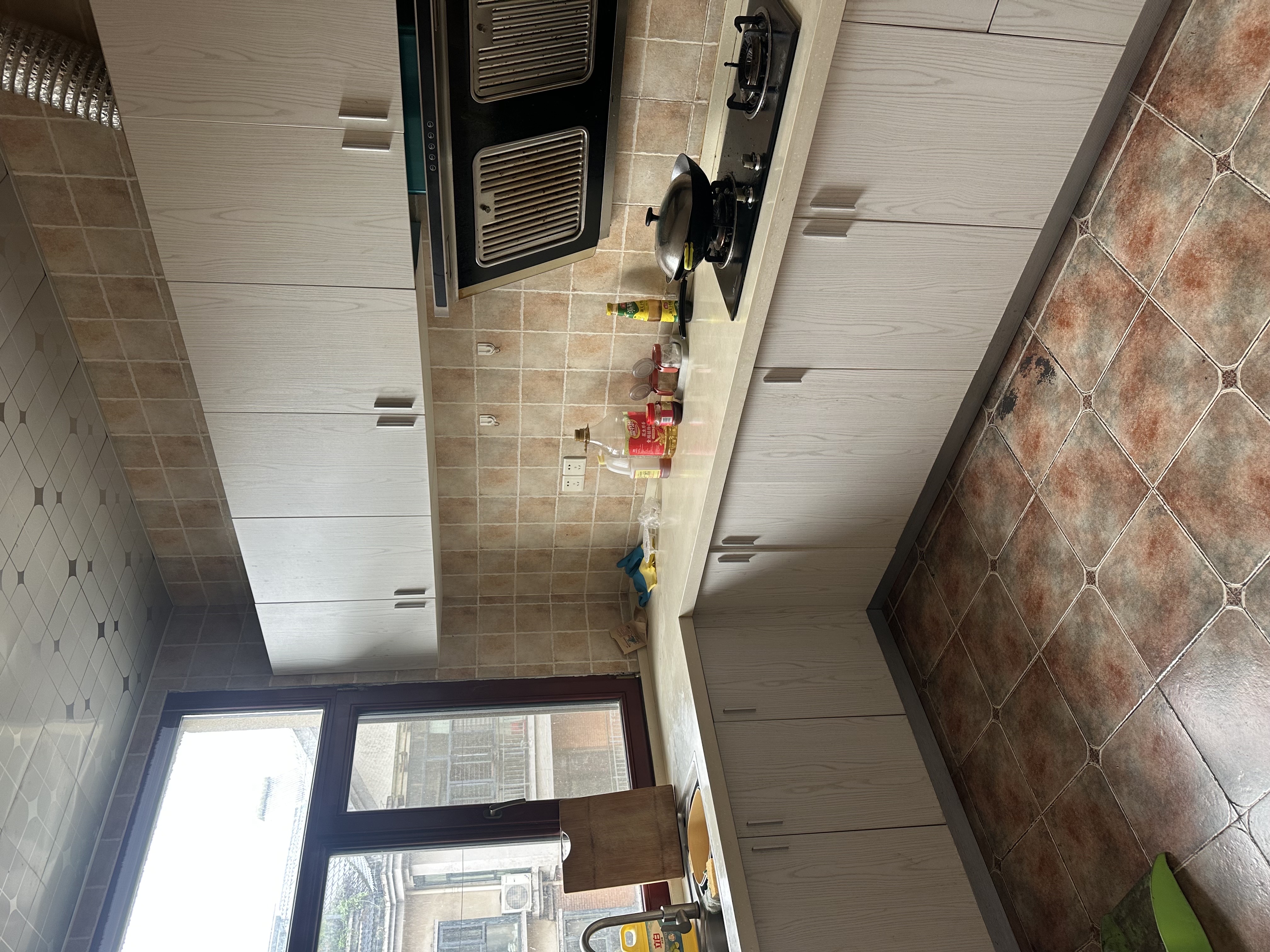 国土鑫苑 4室2厅2卫 1500.0元/月 国土鑫苑 4室2厅2卫 1500.0元/月室内图