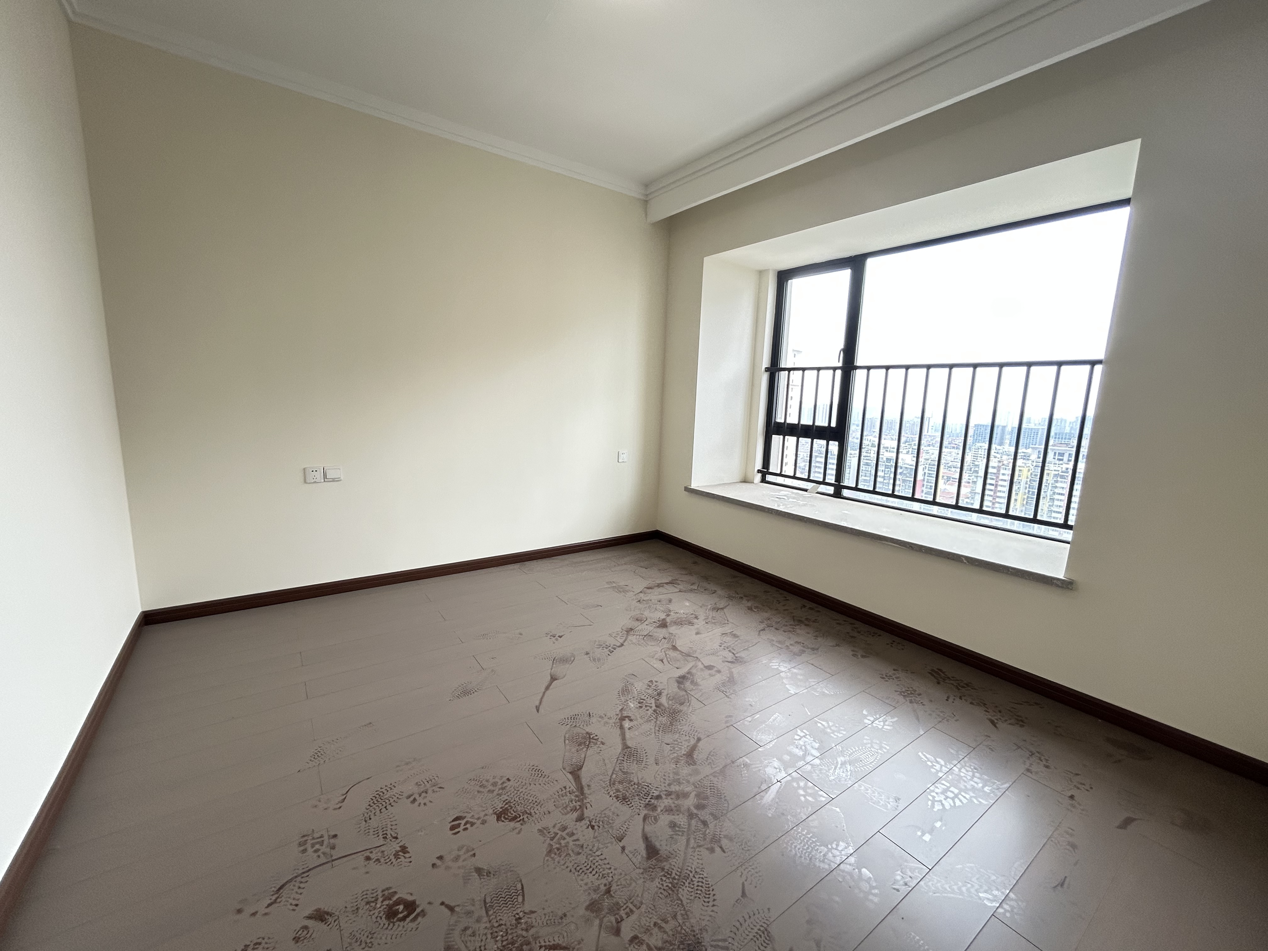 荣盛碧桂园铂悦府  3室2厅2卫    2600.0元/月 荣盛碧桂园铂悦府  3室2厅2卫    2600.0元/月室内图