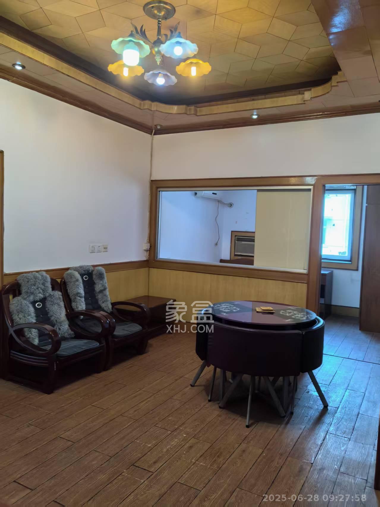 汽贸大厦 3室1厅1卫 2200.0元/月 汽贸大厦 3室1厅1卫 2200.0元/月室内图