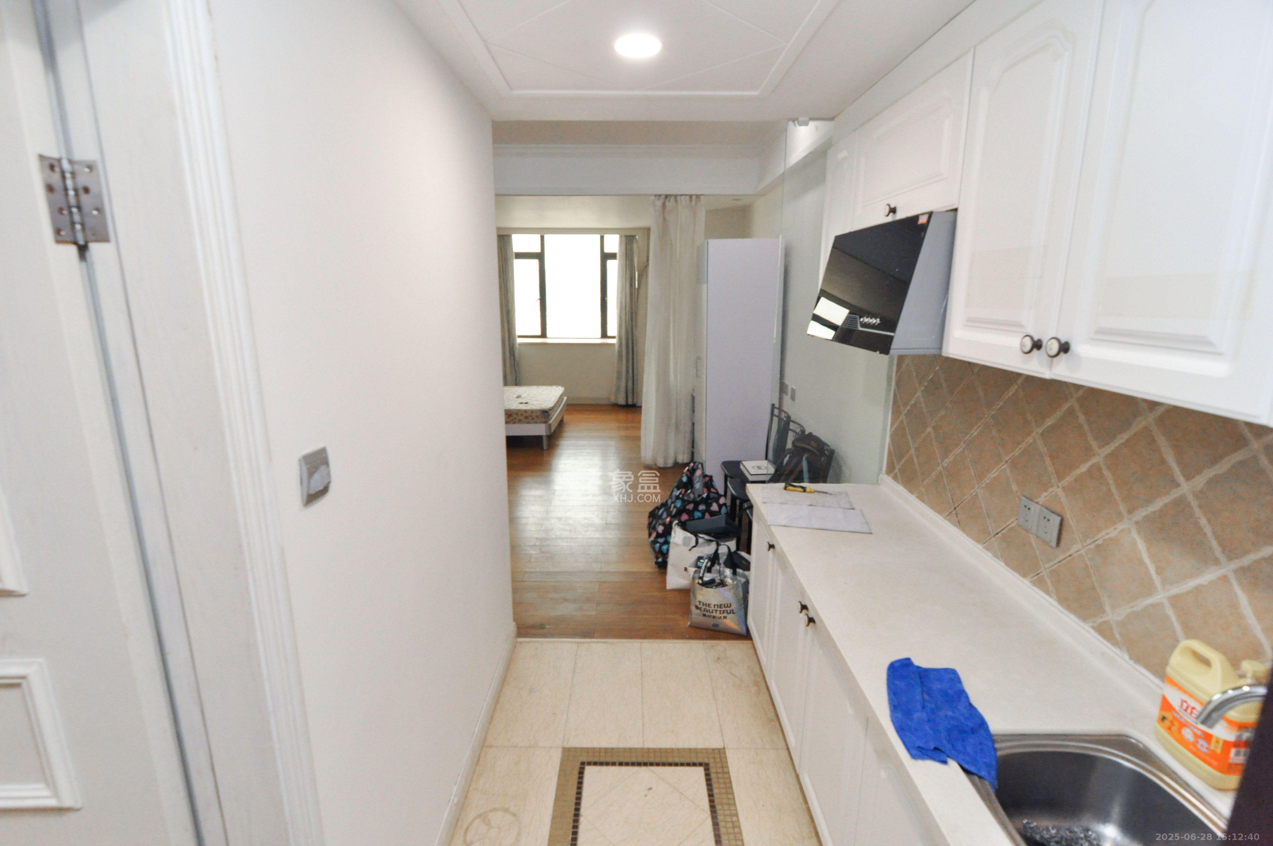 沁园春御院 1室1厅1卫 1600.0元/月 沁园春御院 1室1厅1卫 1600.0元/月室内图