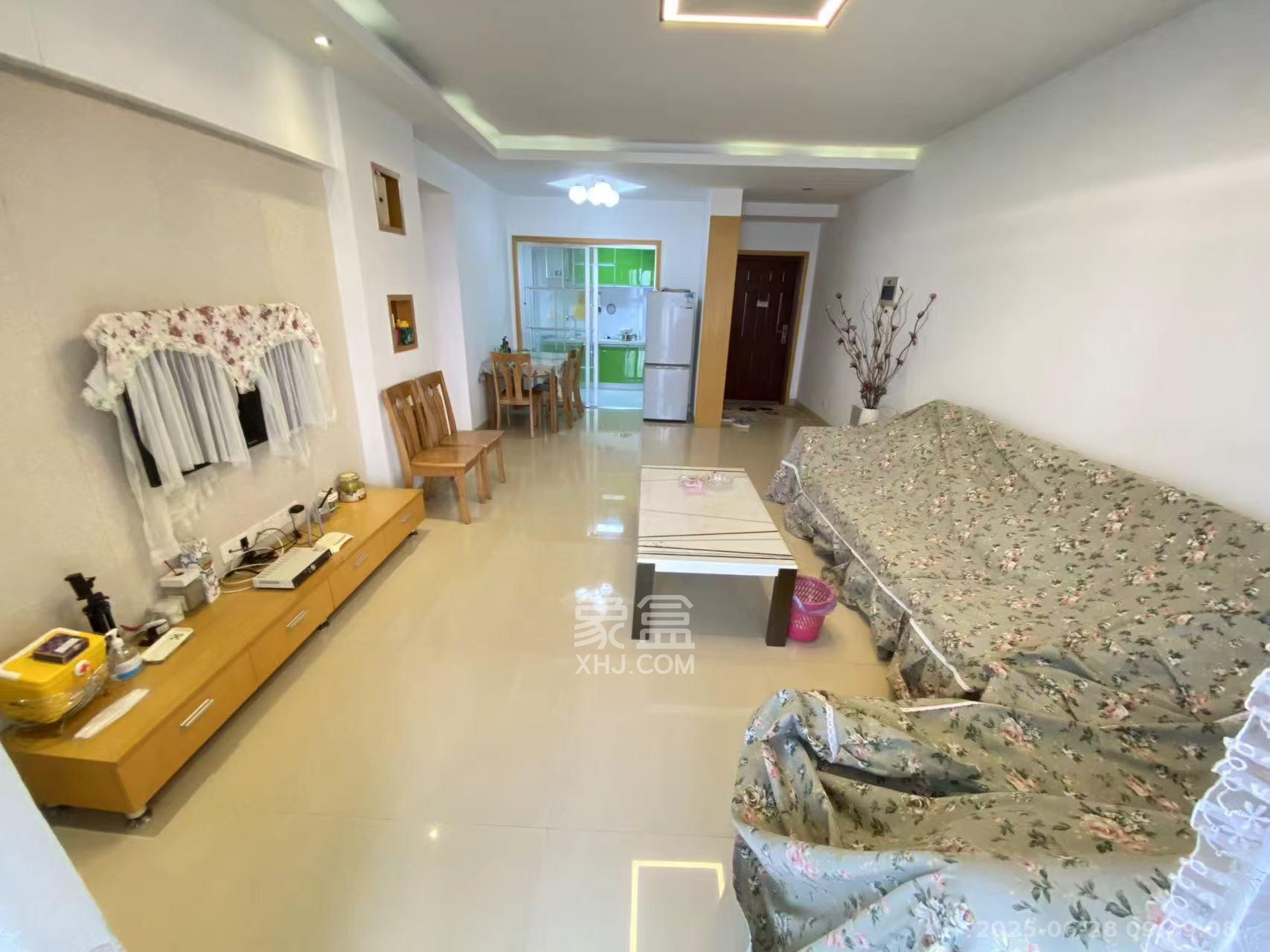 钱隆樽品(一、二、三期)  2室2厅1卫   2100.00元/月室内图