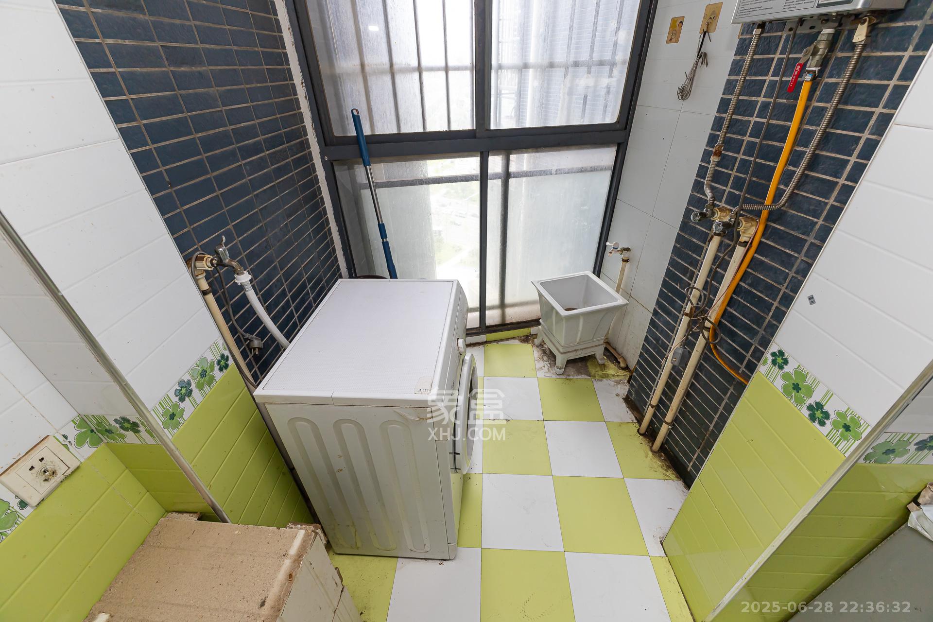 双盈卧龙湾  2室2厅1卫    42.8万 双盈卧龙湾  2室2厅1卫    42.8万阳台