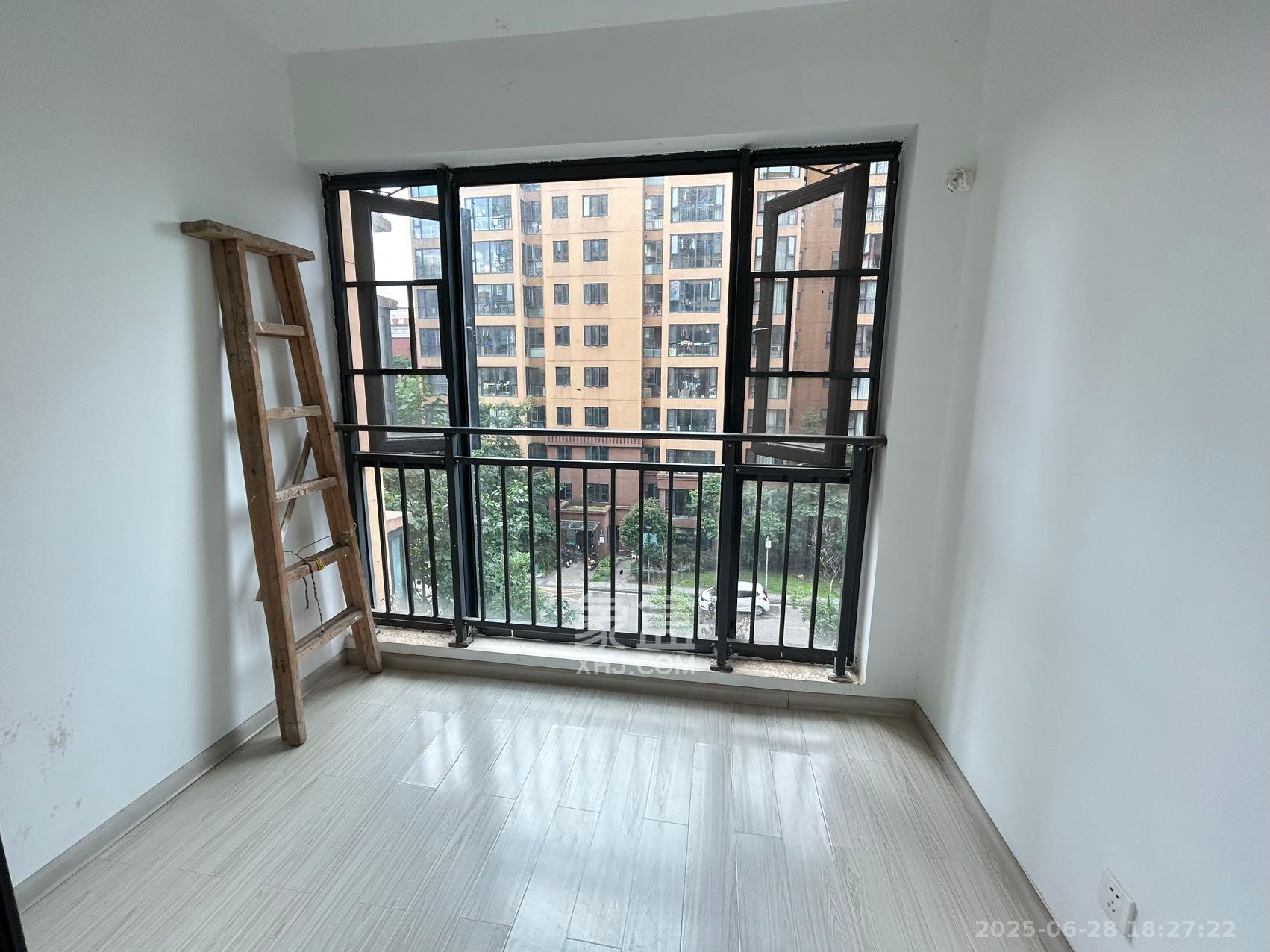 怡海星城 3室2厅2卫 2000.0元/月 怡海星城 3室2厅2卫 2000.0元/月室内图