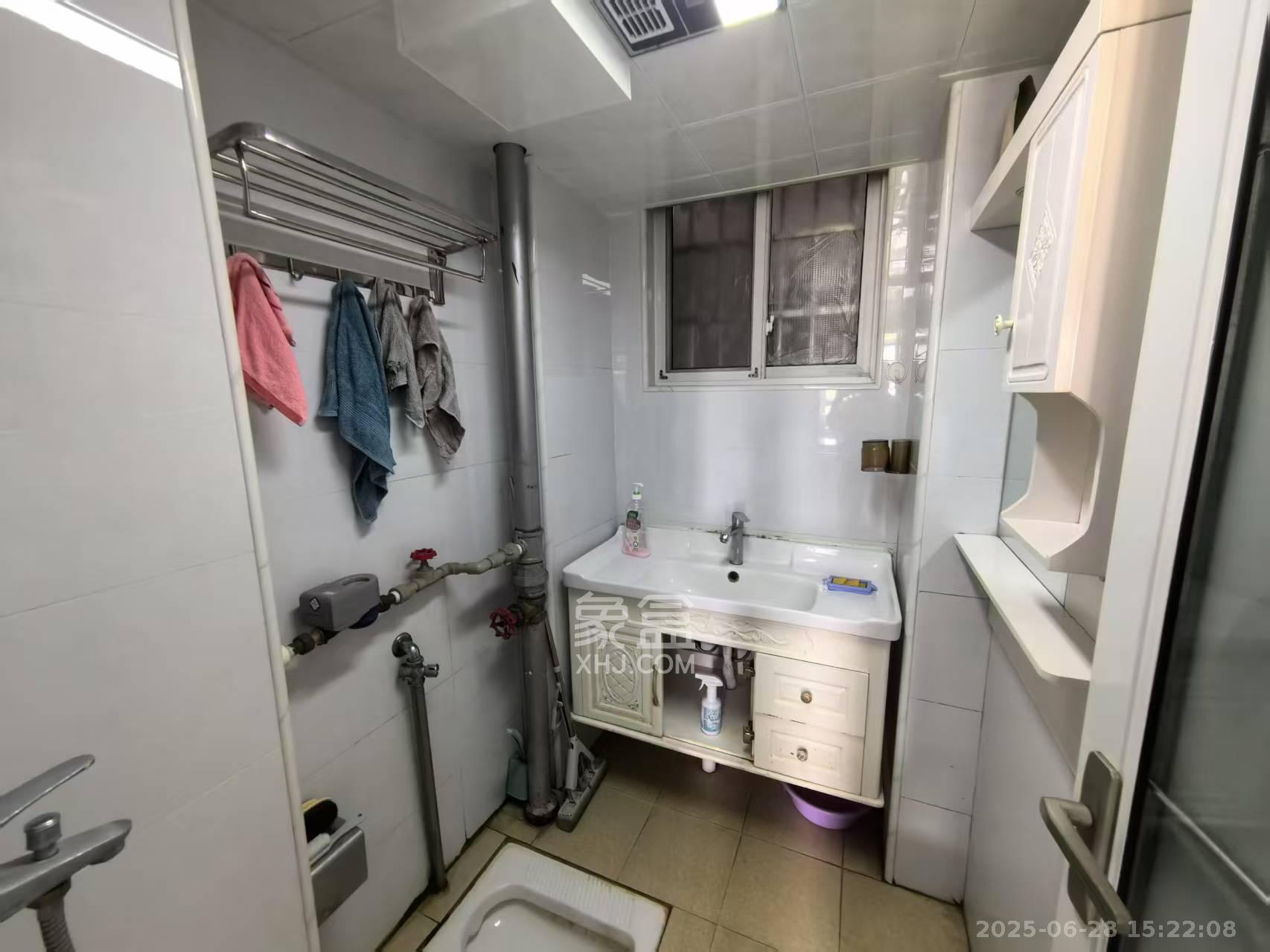 长房凤凰佳园 1室1厅1卫 1350.0元/月 长房凤凰佳园 1室1厅1卫 1350.0元/月室内图