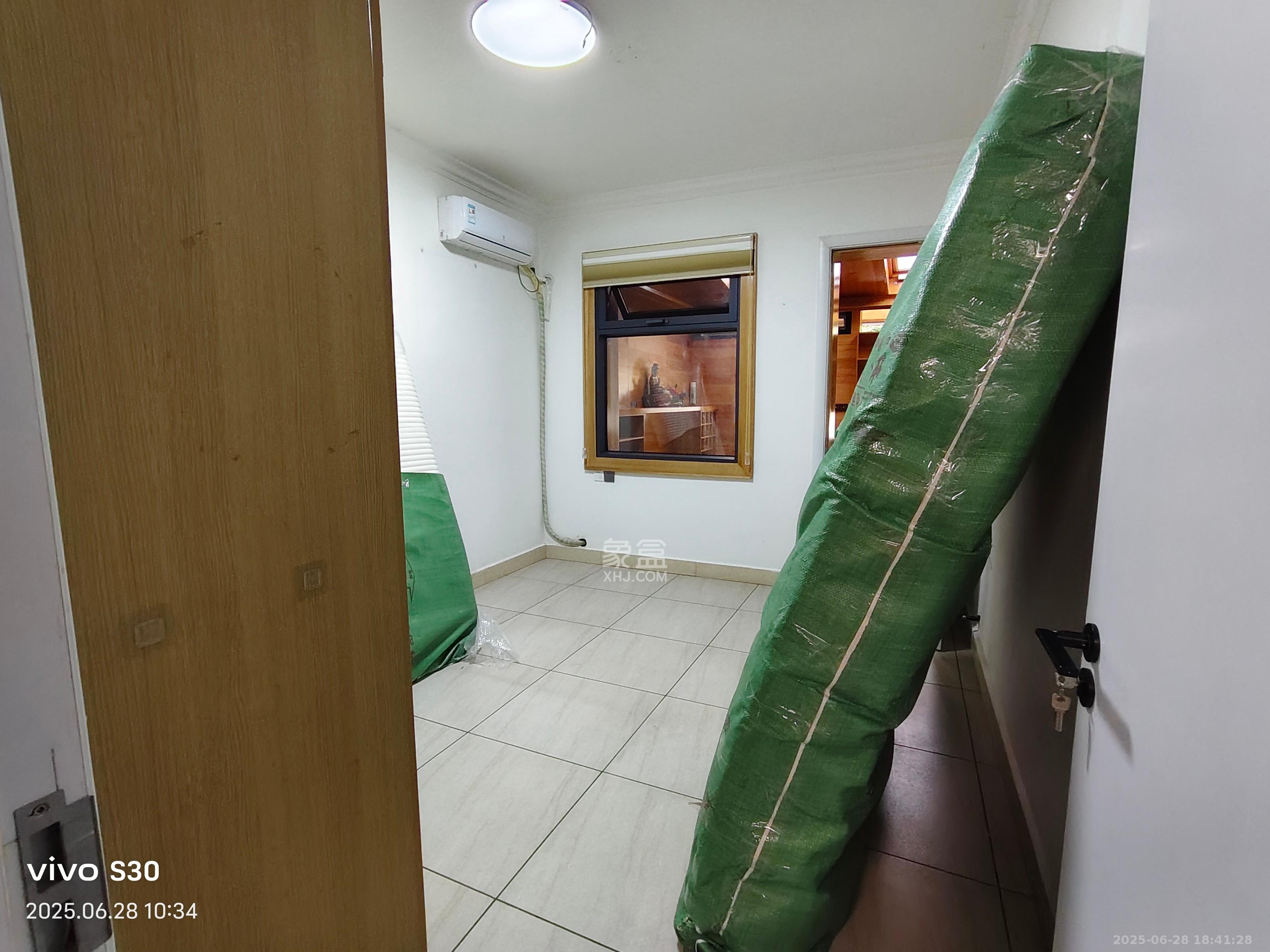 交通厅宿舍  3室2厅1卫    4200.0元/月 交通厅宿舍  3室2厅1卫    4200.0元/月室内图