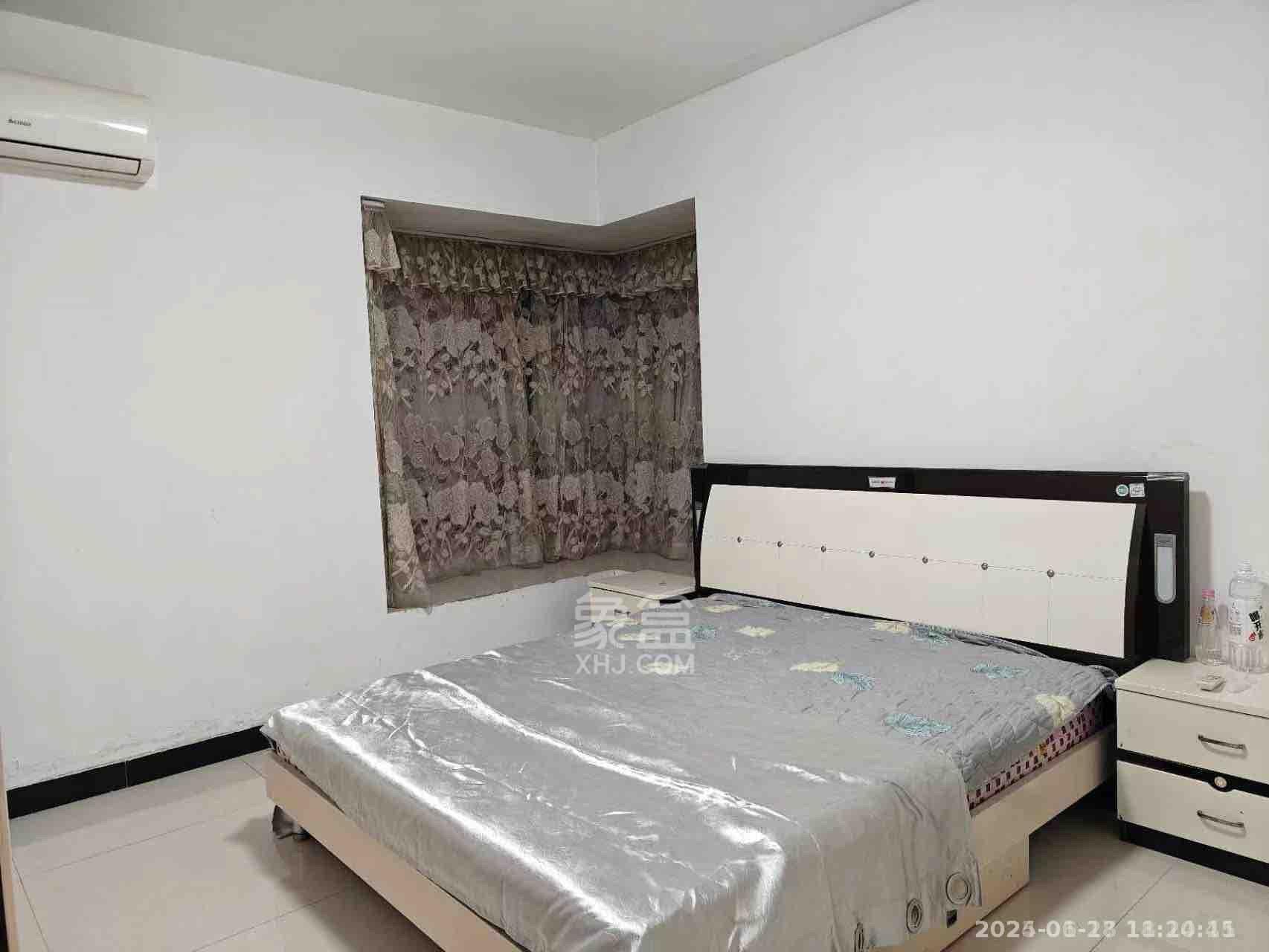 新城首座  1室2厅1卫   1800.00元/月室内图