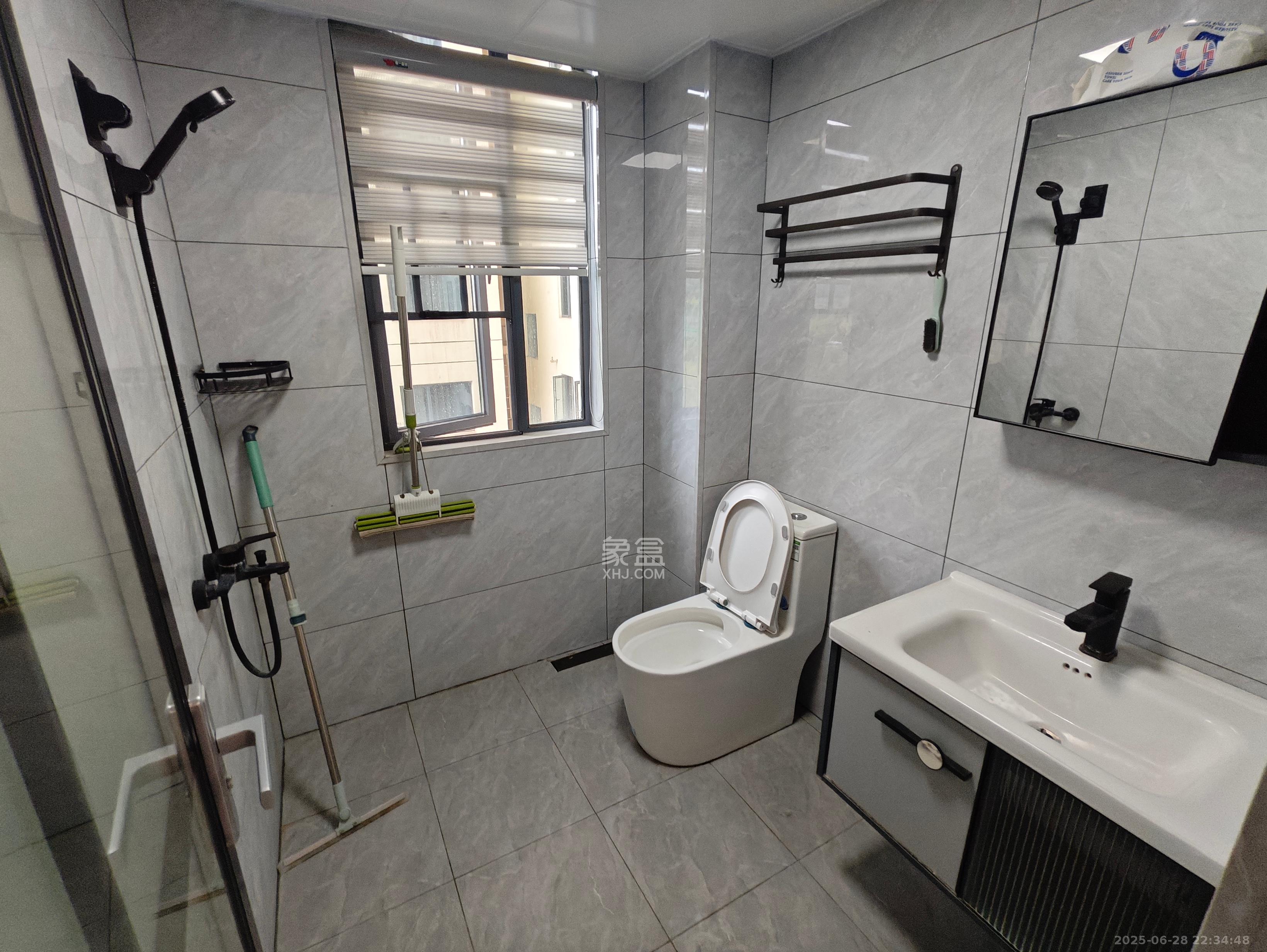 中建麓山和苑 3室2厅1卫 2100.0元/月 中建麓山和苑 3室2厅1卫 2100.0元/月室内图