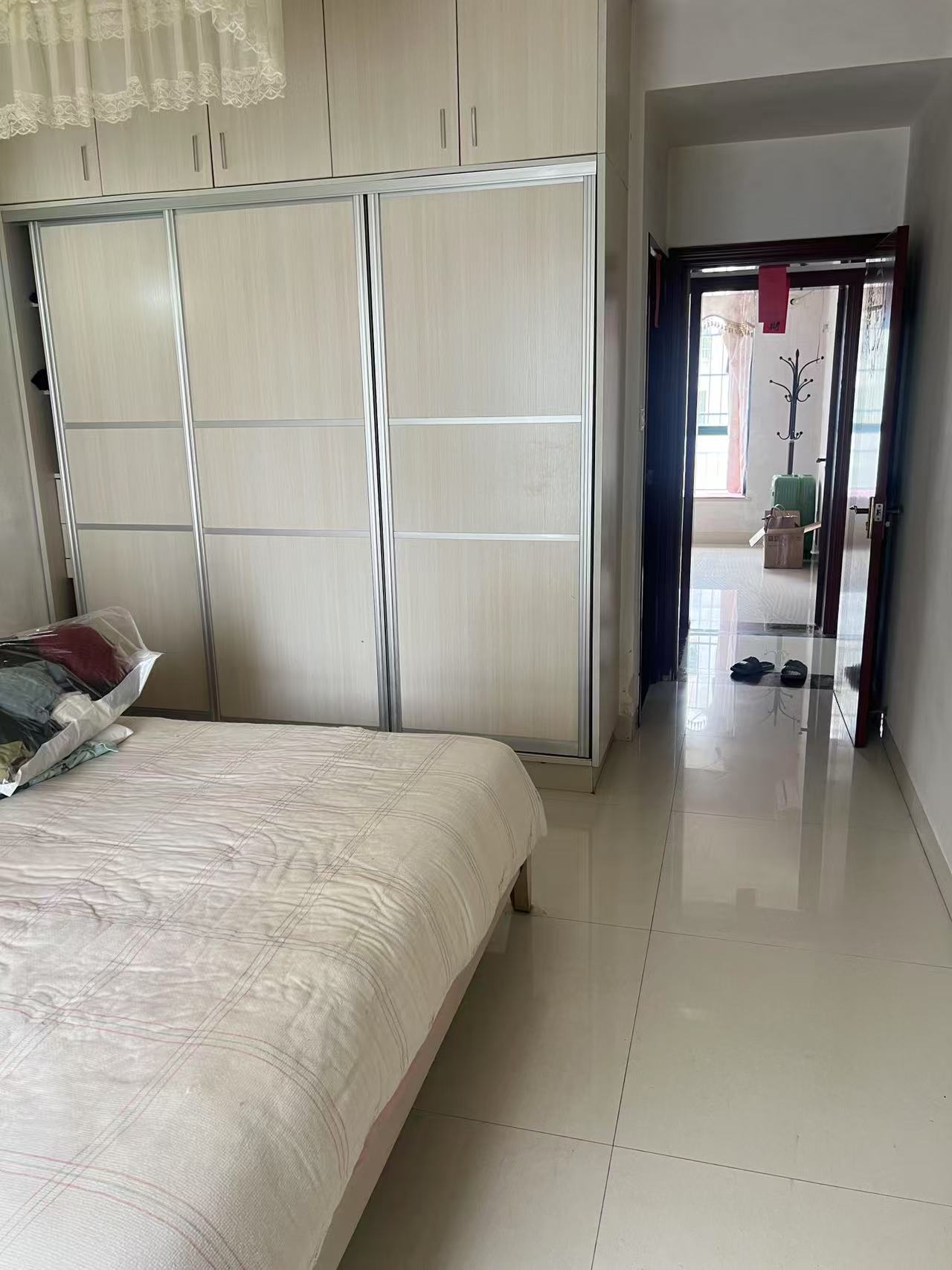 华荣府  4室2厅2卫   2900.00元/月室内图