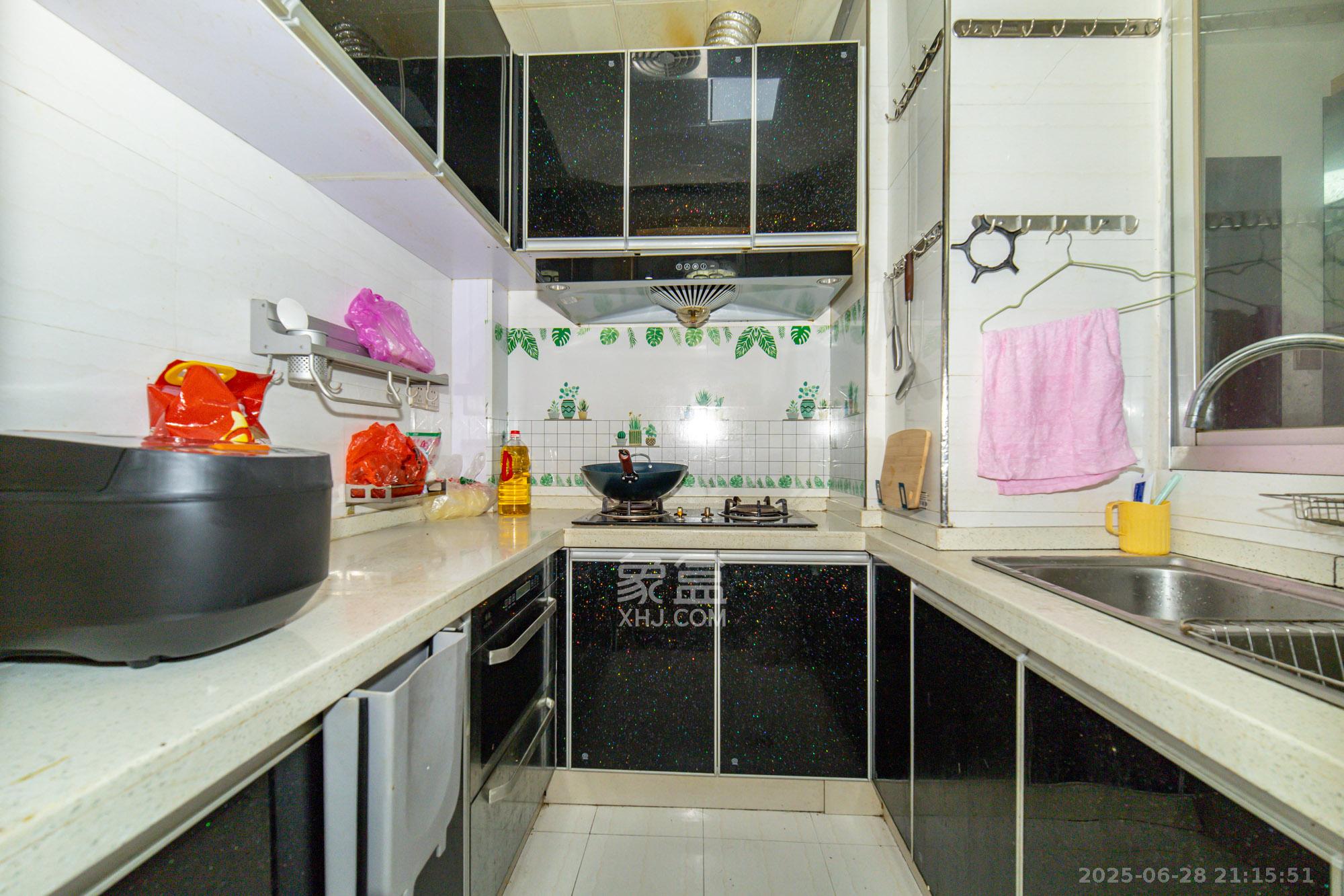 楚天中苑  3室2厅2卫    56.0万厨房