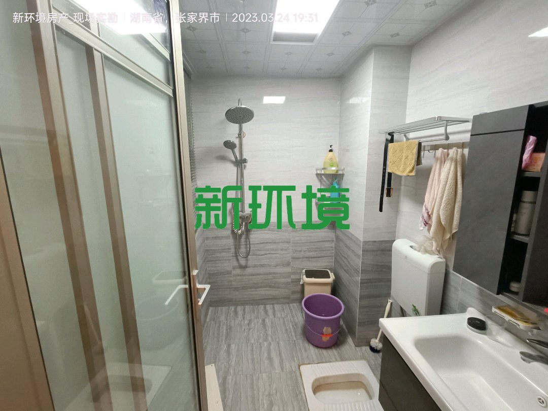 中天鹭鸶湾龙庭二期  3室2厅2卫   70.80万客厅