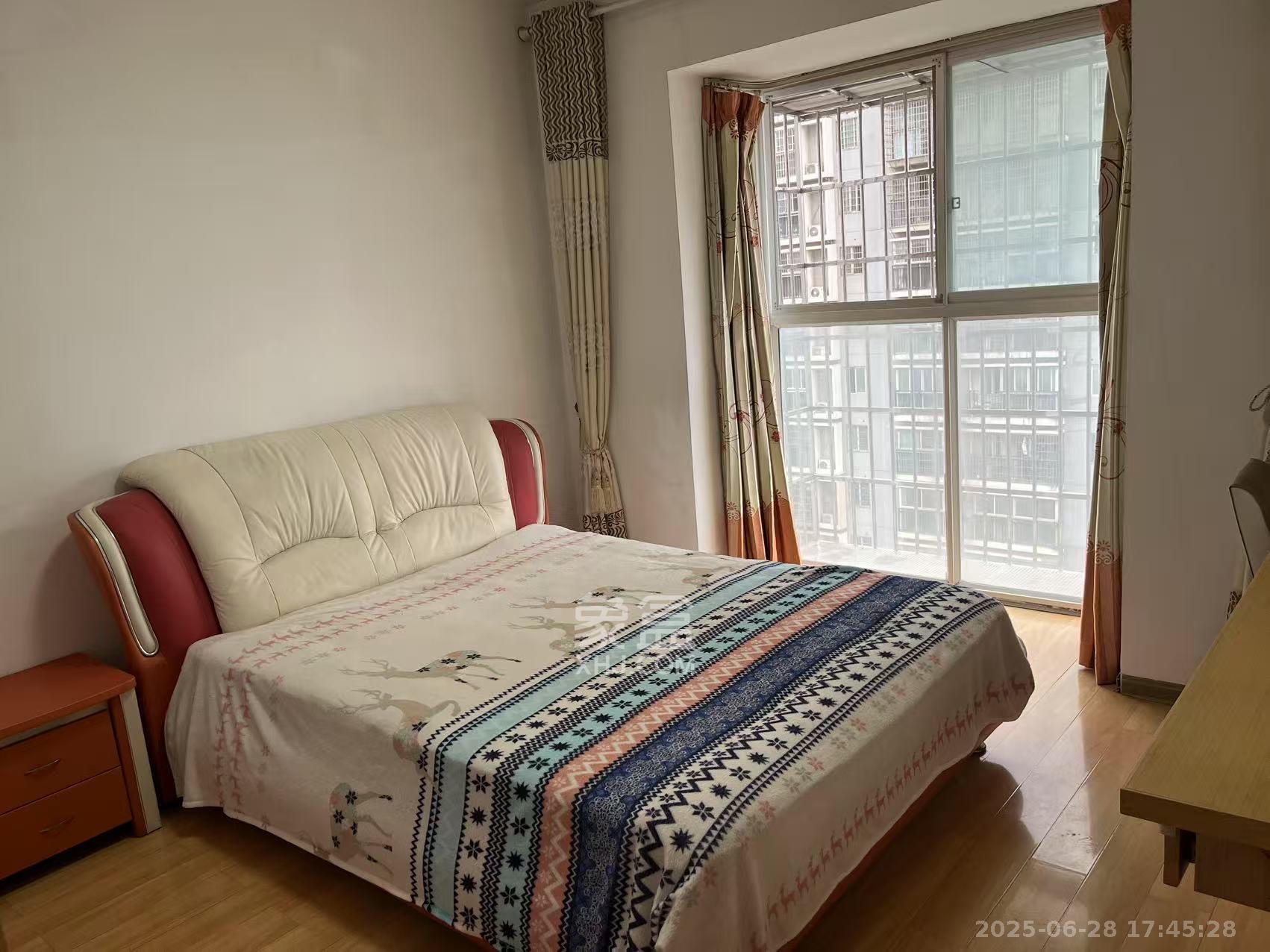 都市馨园  2室2厅1卫    2200.0元/月 都市馨园  2室2厅1卫    2200.0元/月室内图