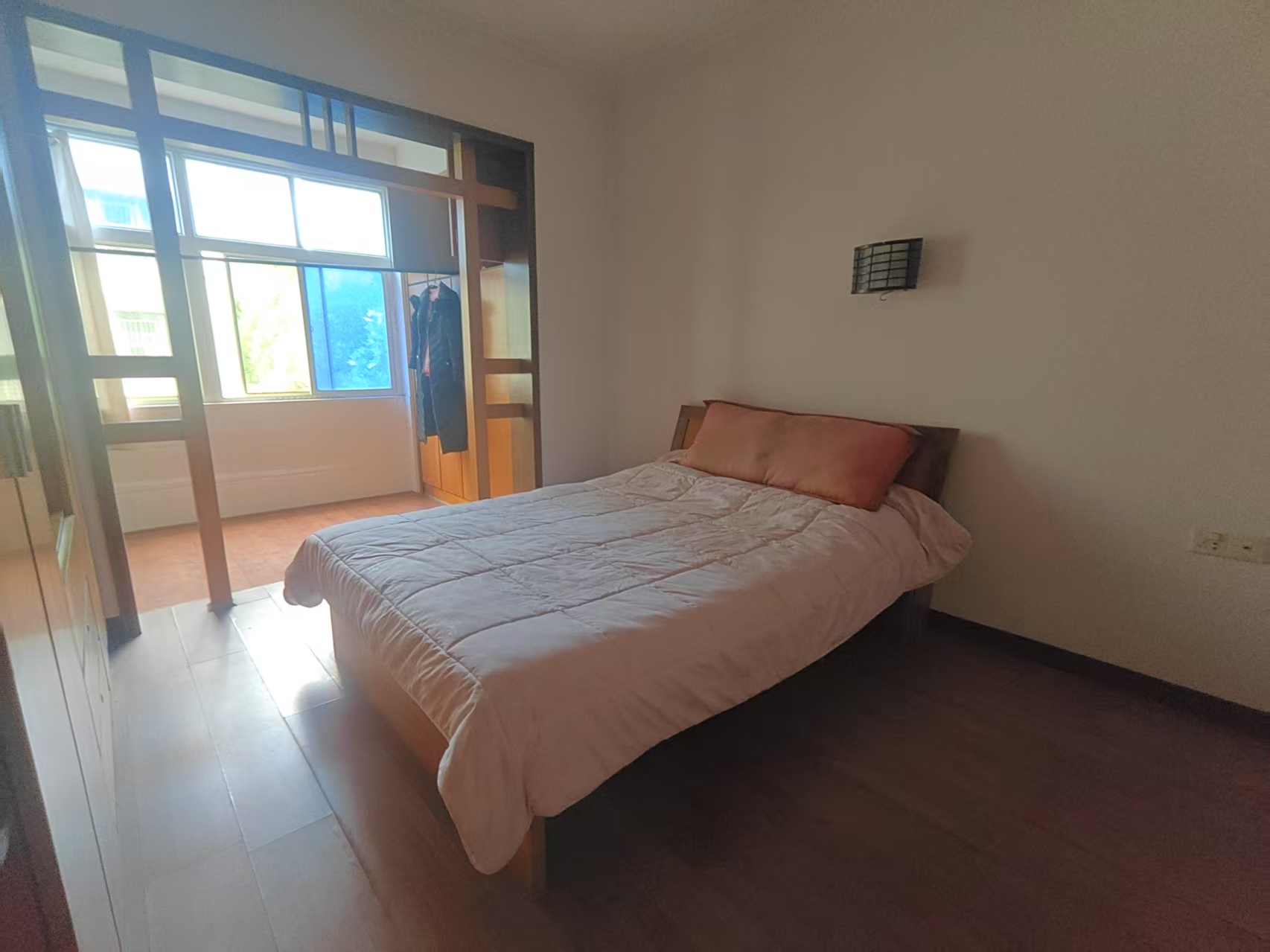 碧翠园石油住宅小区  3室2厅2卫   1700.00元/月室内图