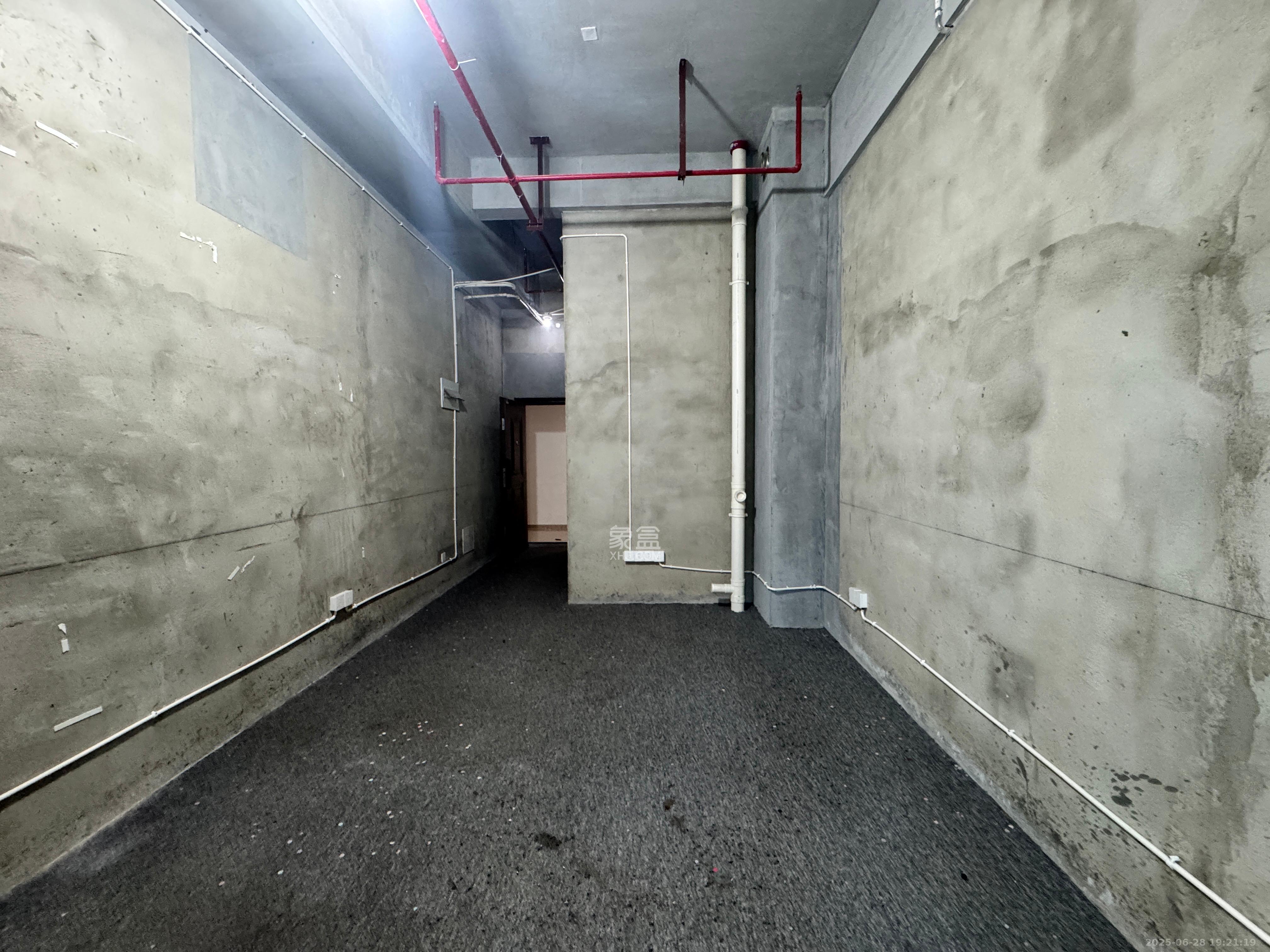 奥克斯滨仕花园(奥克斯洋湖广场/奥克斯中心) 1室0厅1卫 1600.0元/月 奥克斯滨仕花园(奥克斯洋湖广场/奥克斯中心) 1室0厅1卫 1600.0元/月室内图