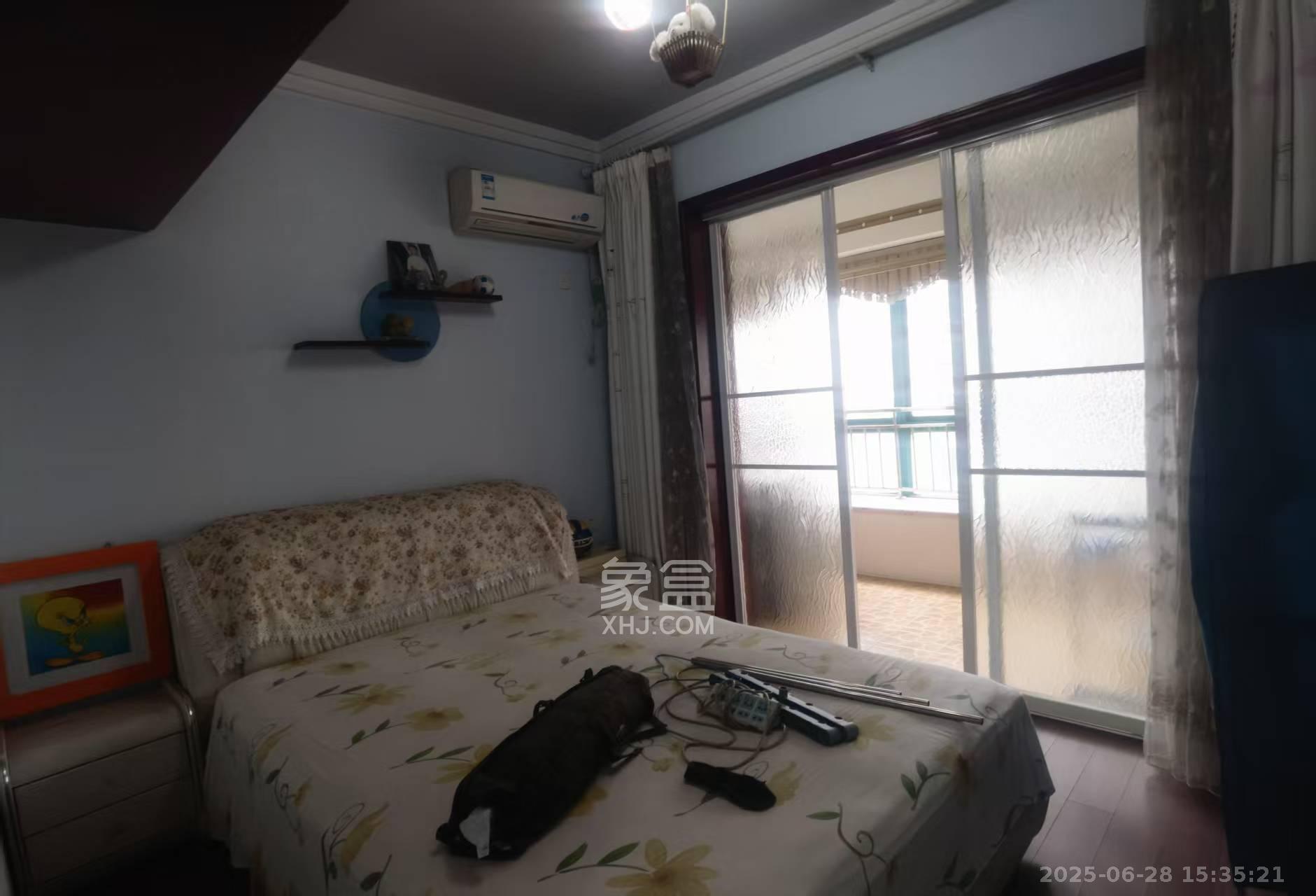 明城公寓 3室2厅2卫 2500.0元/月 明城公寓 3室2厅2卫 2500.0元/月室内图