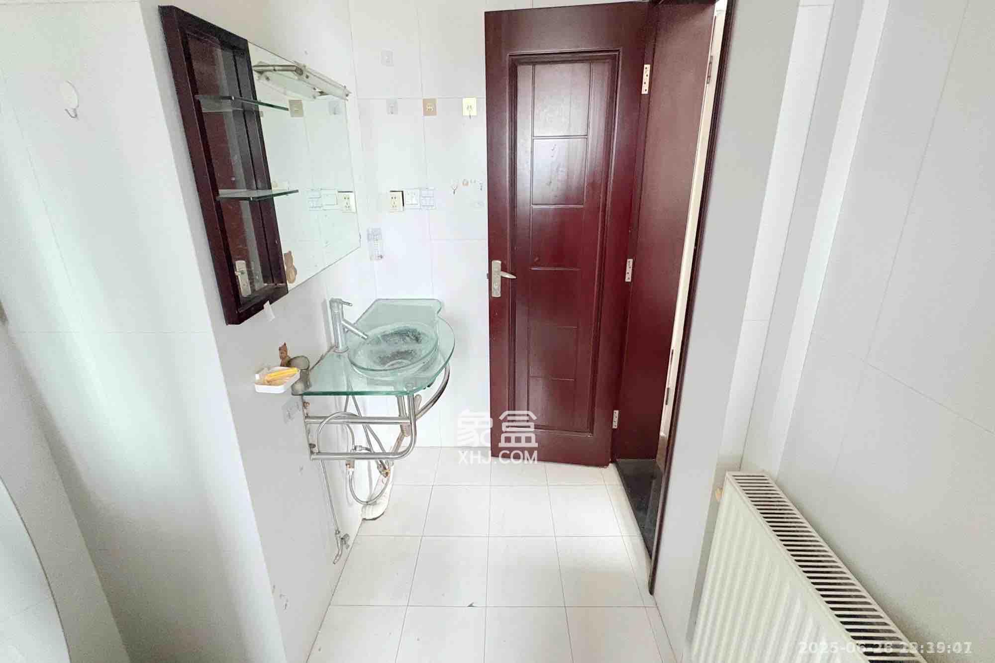 梦泽园  4室2厅2卫    4200.0元/月 梦泽园  4室2厅2卫    4200.0元/月室内图