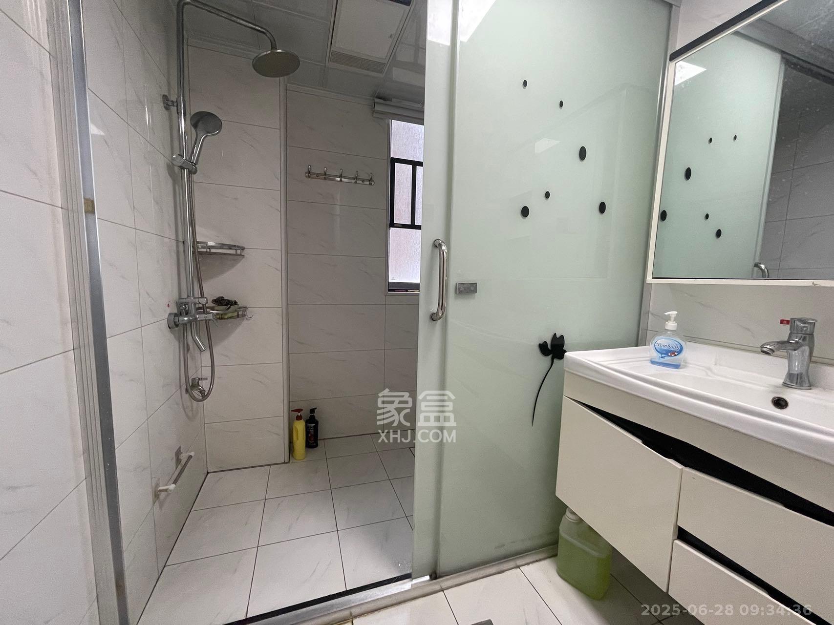 建发中央悦府  3室2厅1卫   3500.00元/月室内图