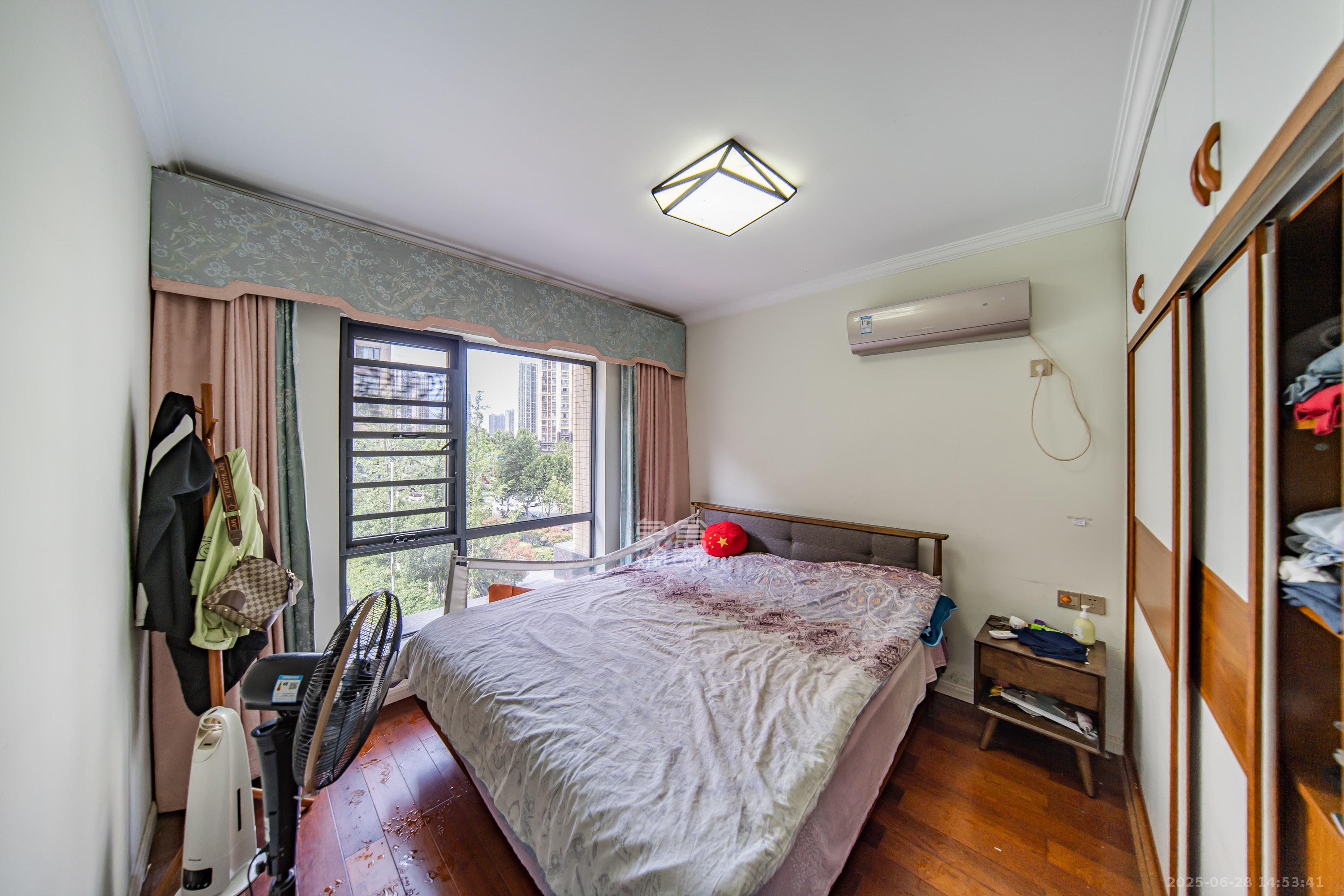 兰亭湾畔 3室2厅1卫 76.8万 兰亭湾畔 3室2厅1卫 76.8万卧室