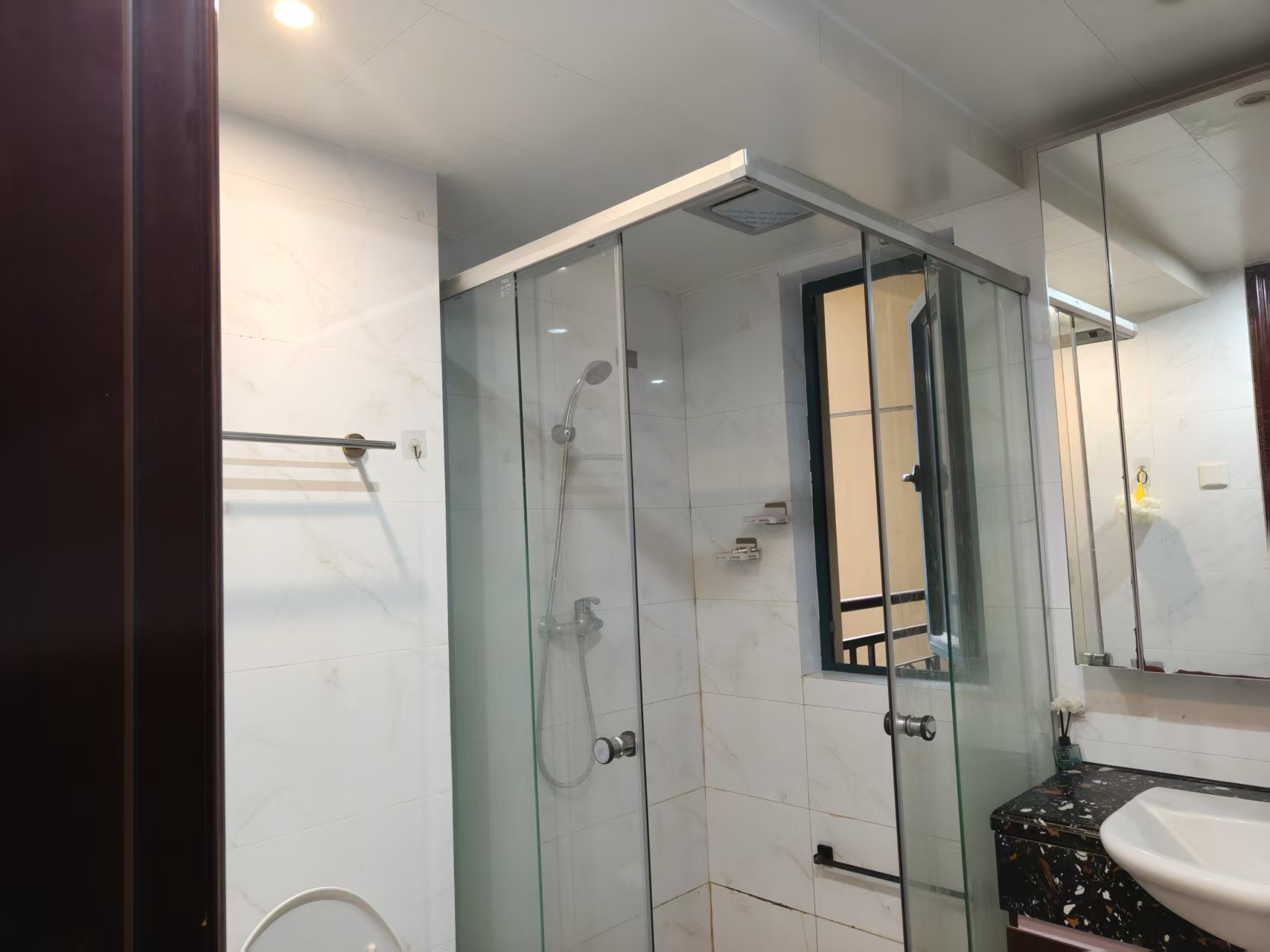 恒大绿洲 1室2厅1卫 1500.0元/月 恒大绿洲 1室2厅1卫 1500.0元/月室内图