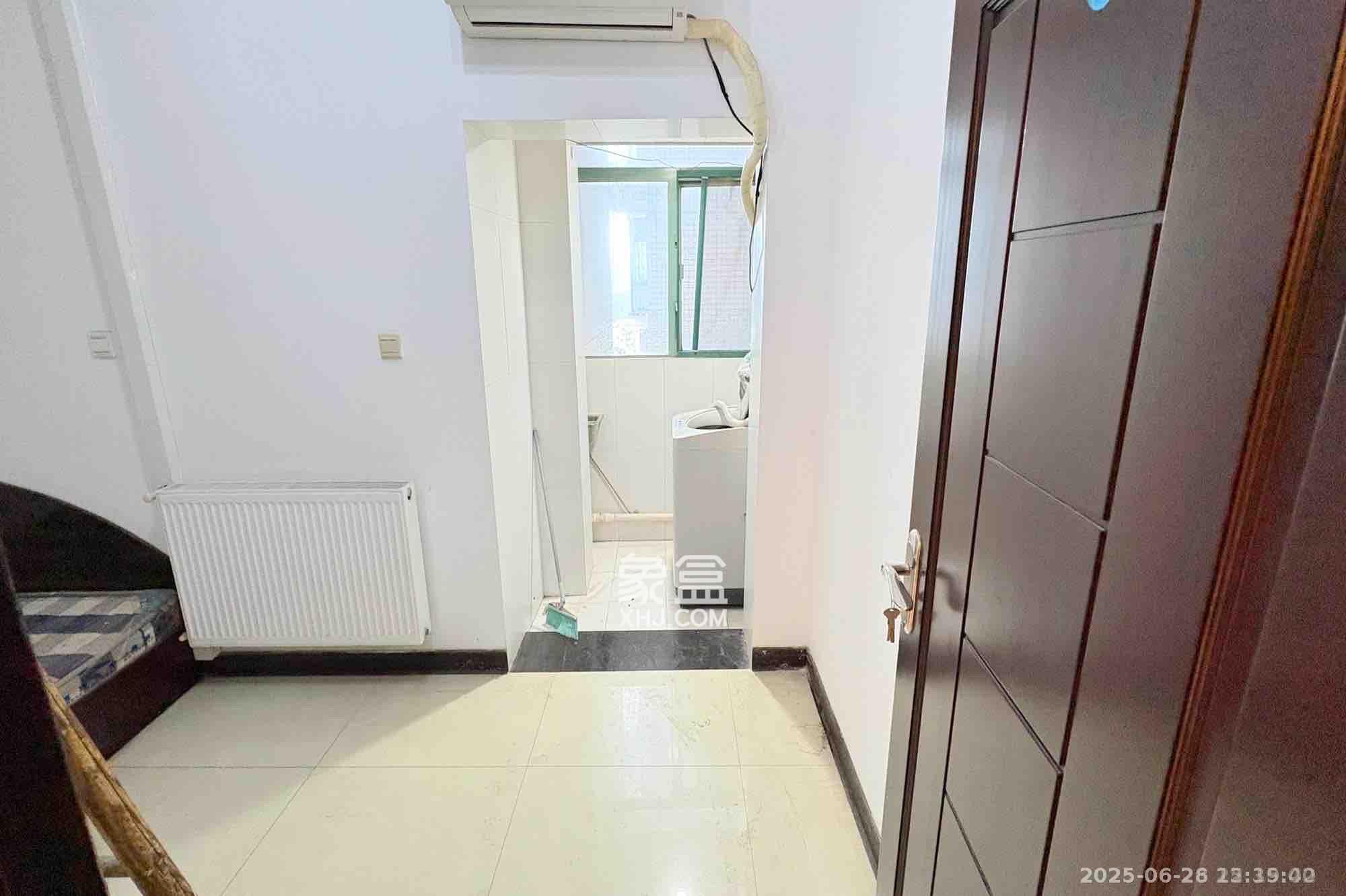 梦泽园  4室2厅2卫    4200.0元/月 梦泽园  4室2厅2卫    4200.0元/月