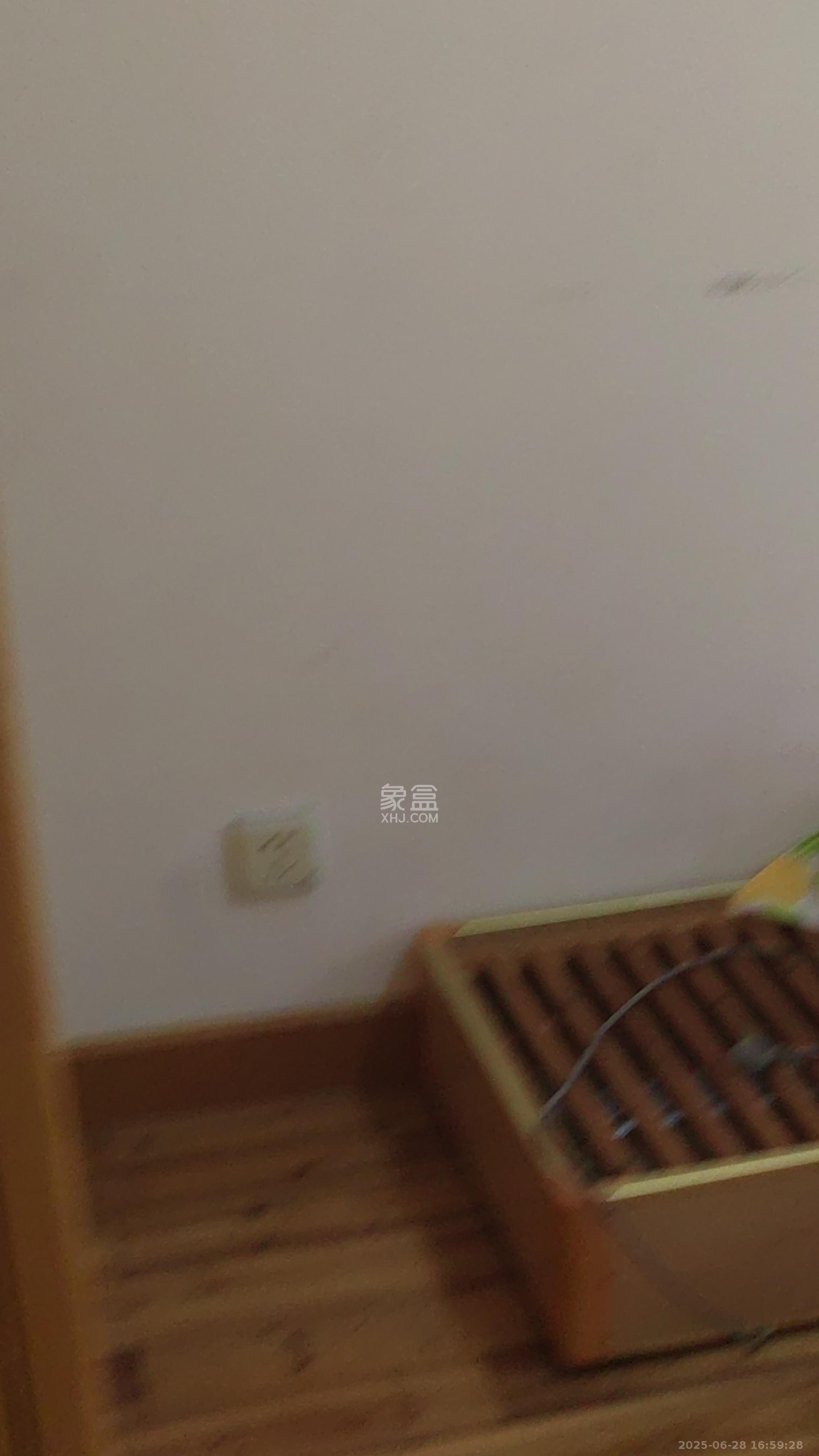 东方新城  3室1厅1卫   2400.00元/月室内图