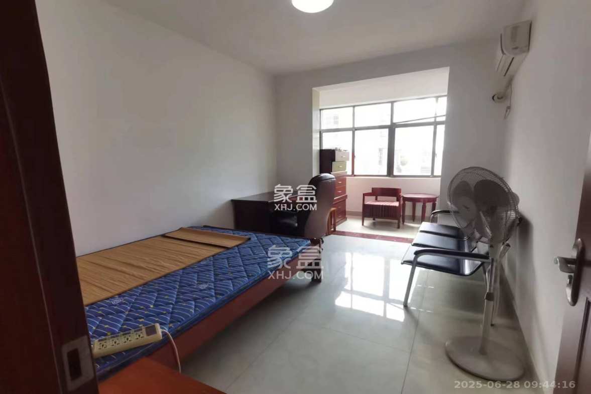 兴联母山小区 3室2厅1卫 1500.0元/月 兴联母山小区 3室2厅1卫 1500.0元/月室内图