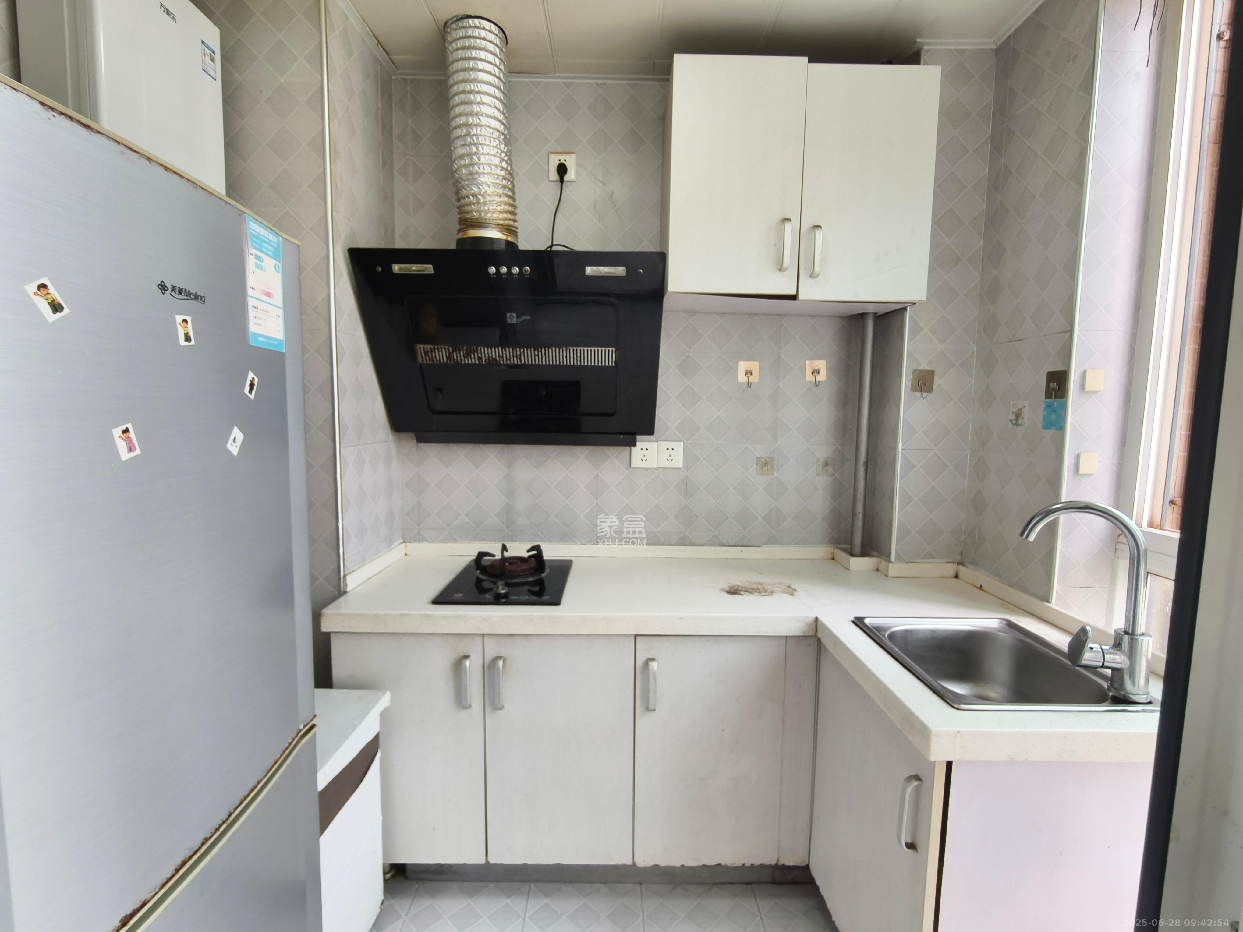 光明城市(星辰青年城) 1室1厅1卫 1300.0元/月 光明城市(星辰青年城) 1室1厅1卫 1300.0元/月室内图