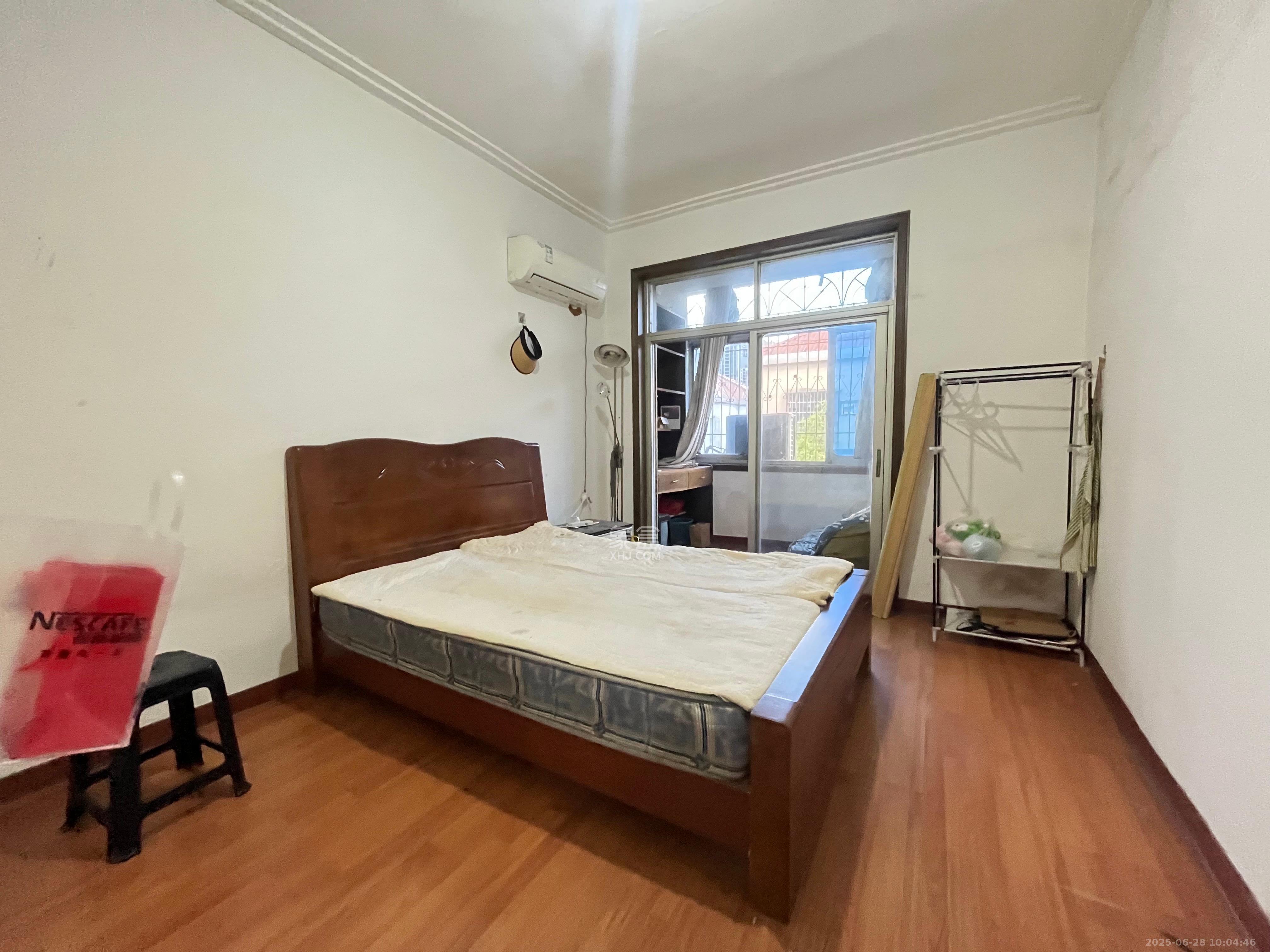 市直属机关宿舍 3室1厅1卫 1600.0元/月 市直属机关宿舍 3室1厅1卫 1600.0元/月室内图