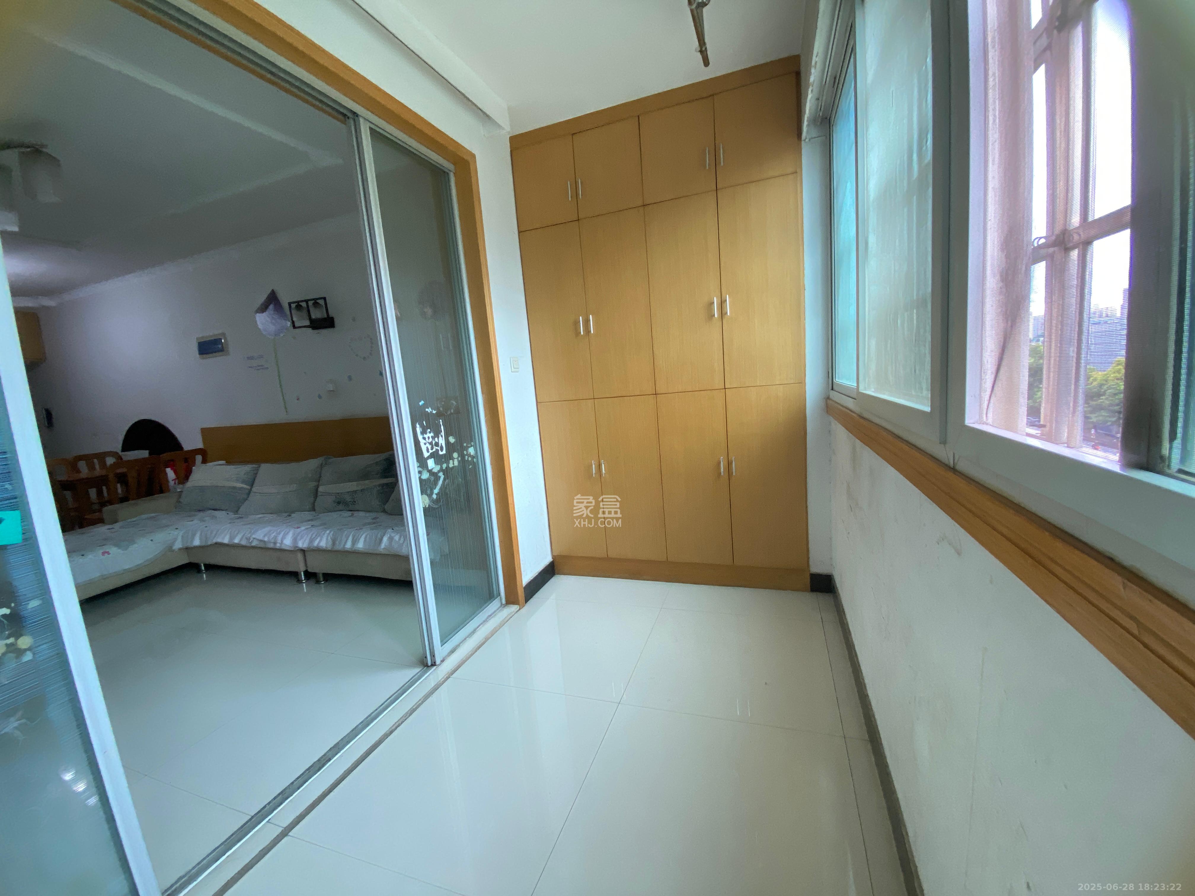 麓谷加州阳光 2室2厅1卫 1800.0元/月 麓谷加州阳光 2室2厅1卫 1800.0元/月室内图