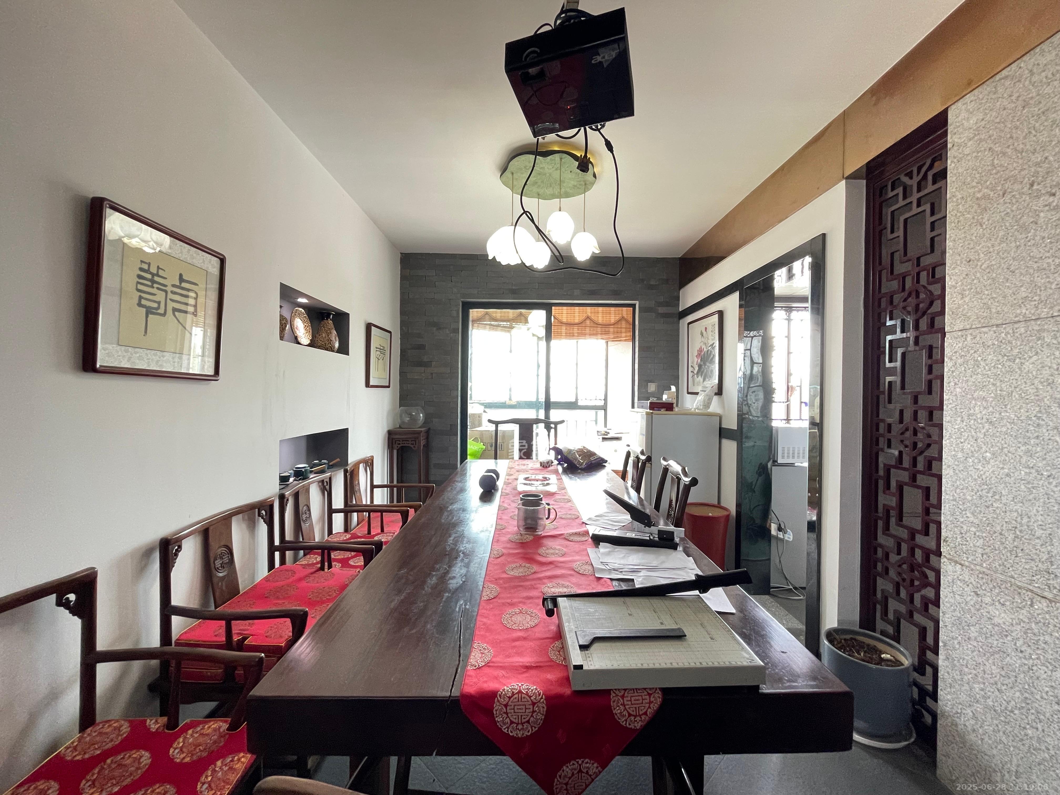 诚兴园 4室2厅2卫 3000.0元/月 诚兴园 4室2厅2卫 3000.0元/月室内图