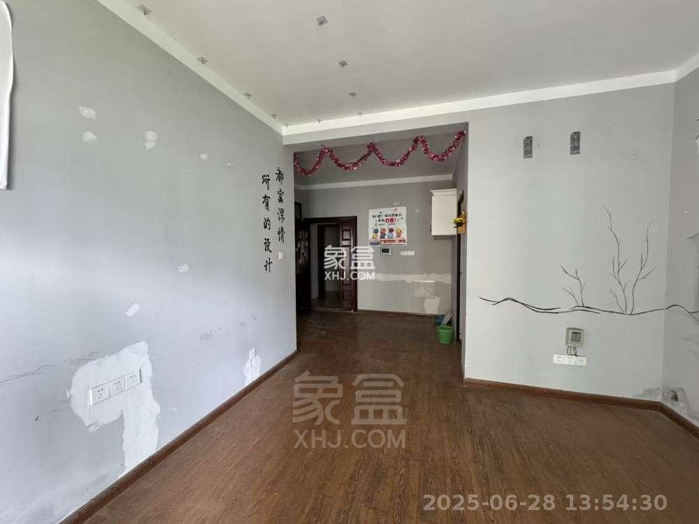 龙腾国际  2室2厅1卫   1200.00元/月室内图