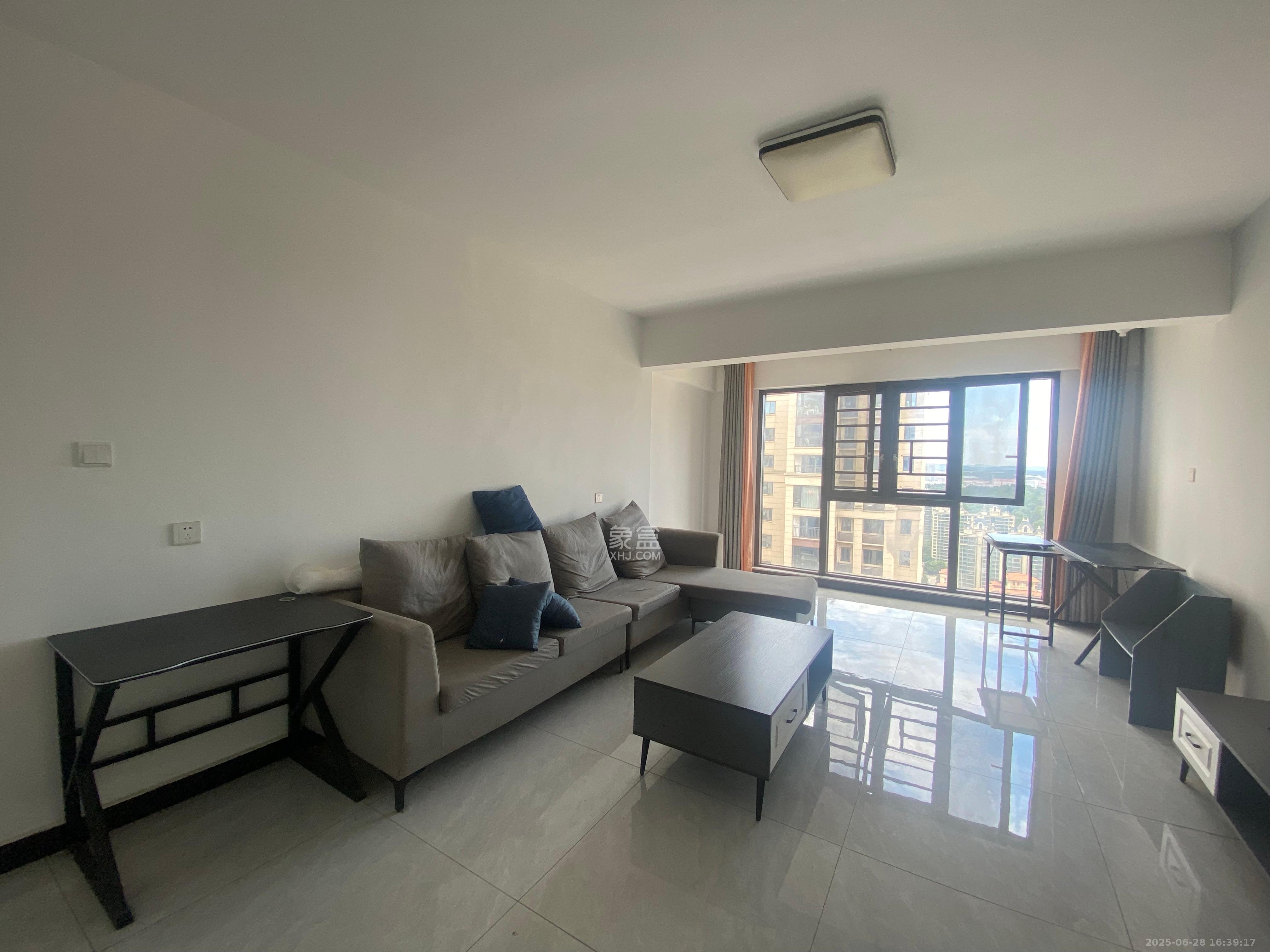 长房明宸府  4室2厅2卫    2800.0元/月 长房明宸府  4室2厅2卫    2800.0元/月