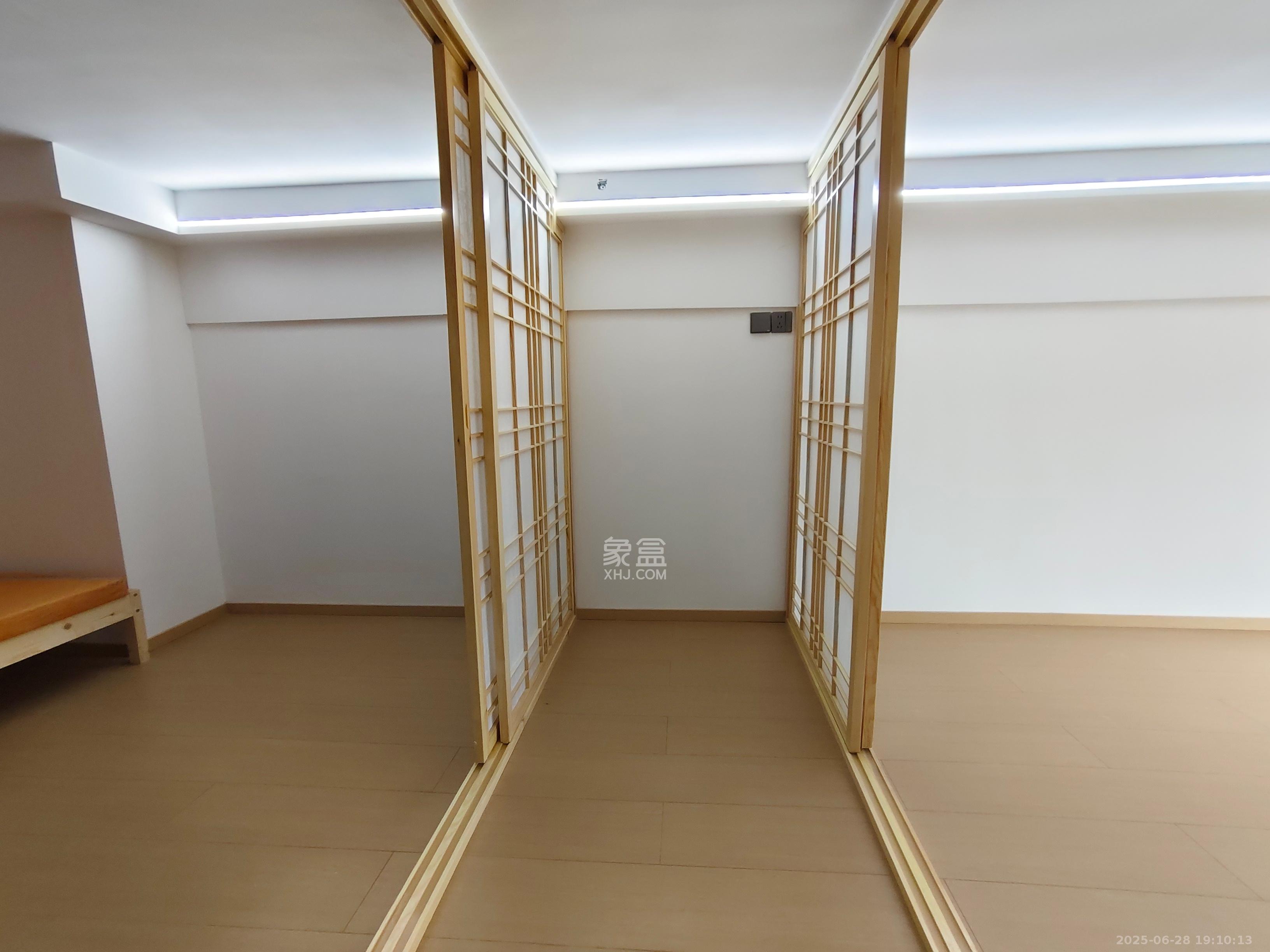 广大商务大厦  2室2厅1卫   1700.00元/月室内图