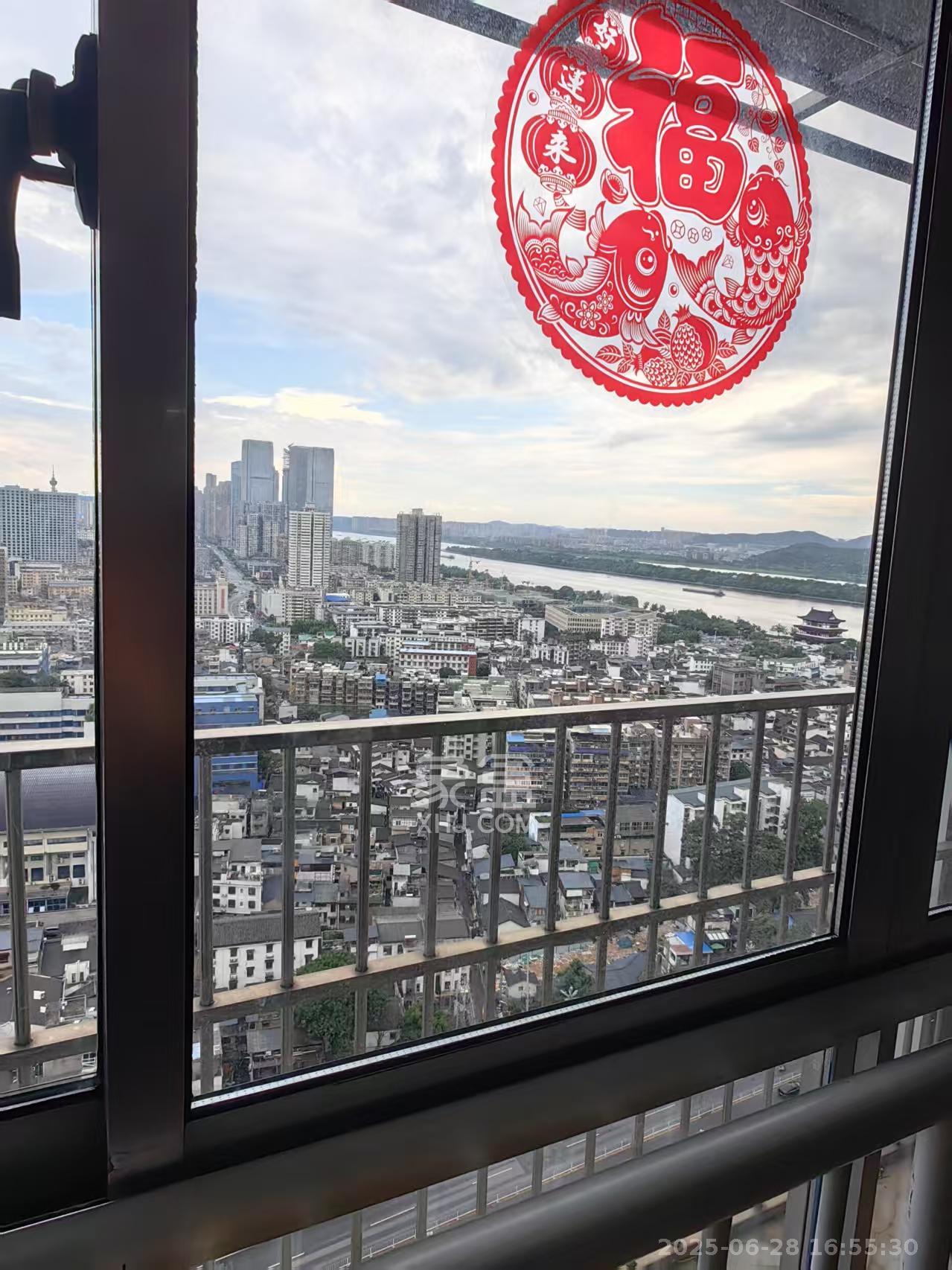 君临国际 3室2厅1卫 4500.0元/月 君临国际 3室2厅1卫 4500.0元/月室内图