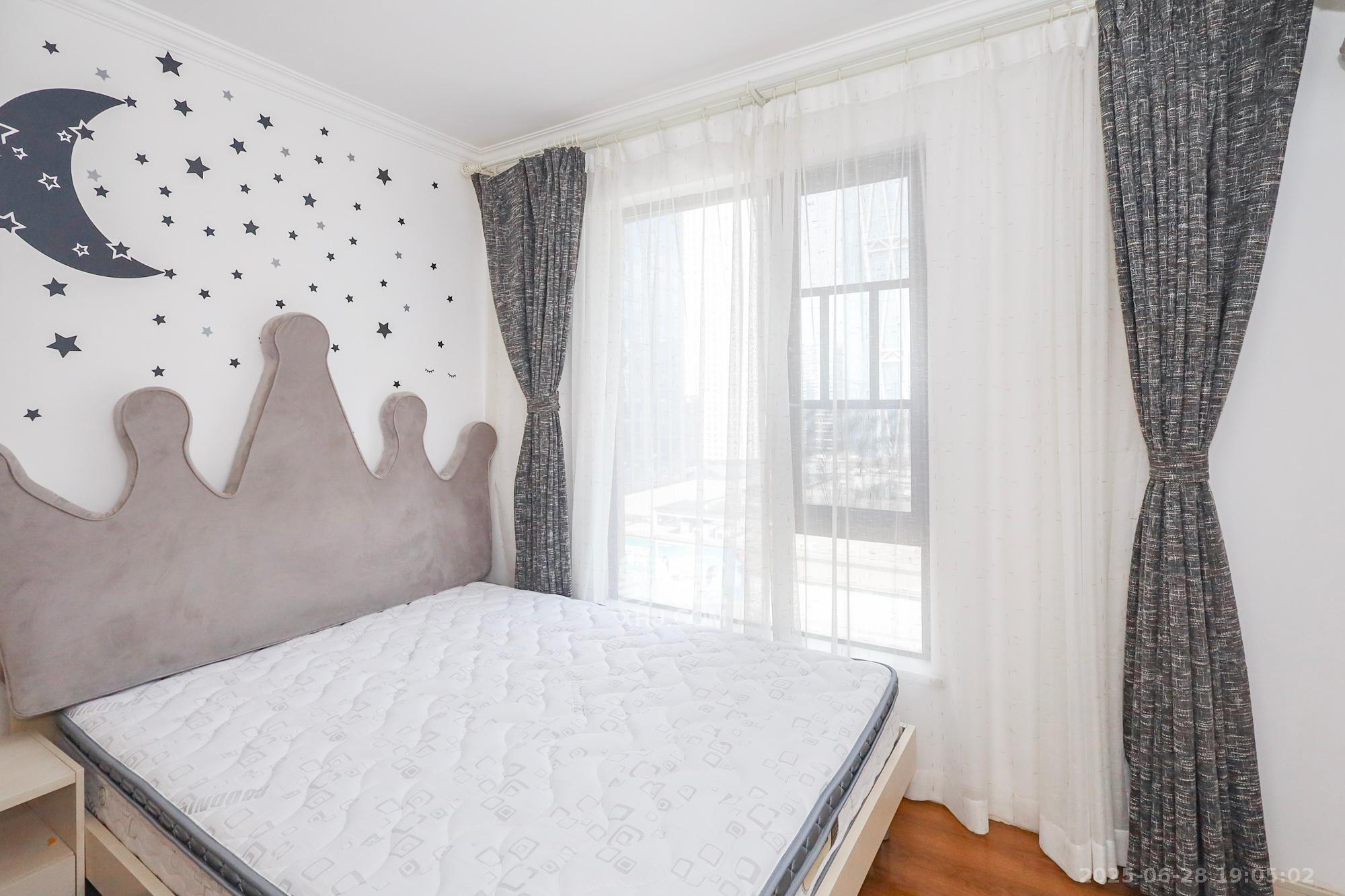 协信星澜汇  3室2厅1卫    99.0万 协信星澜汇  3室2厅1卫    99.0万卧室