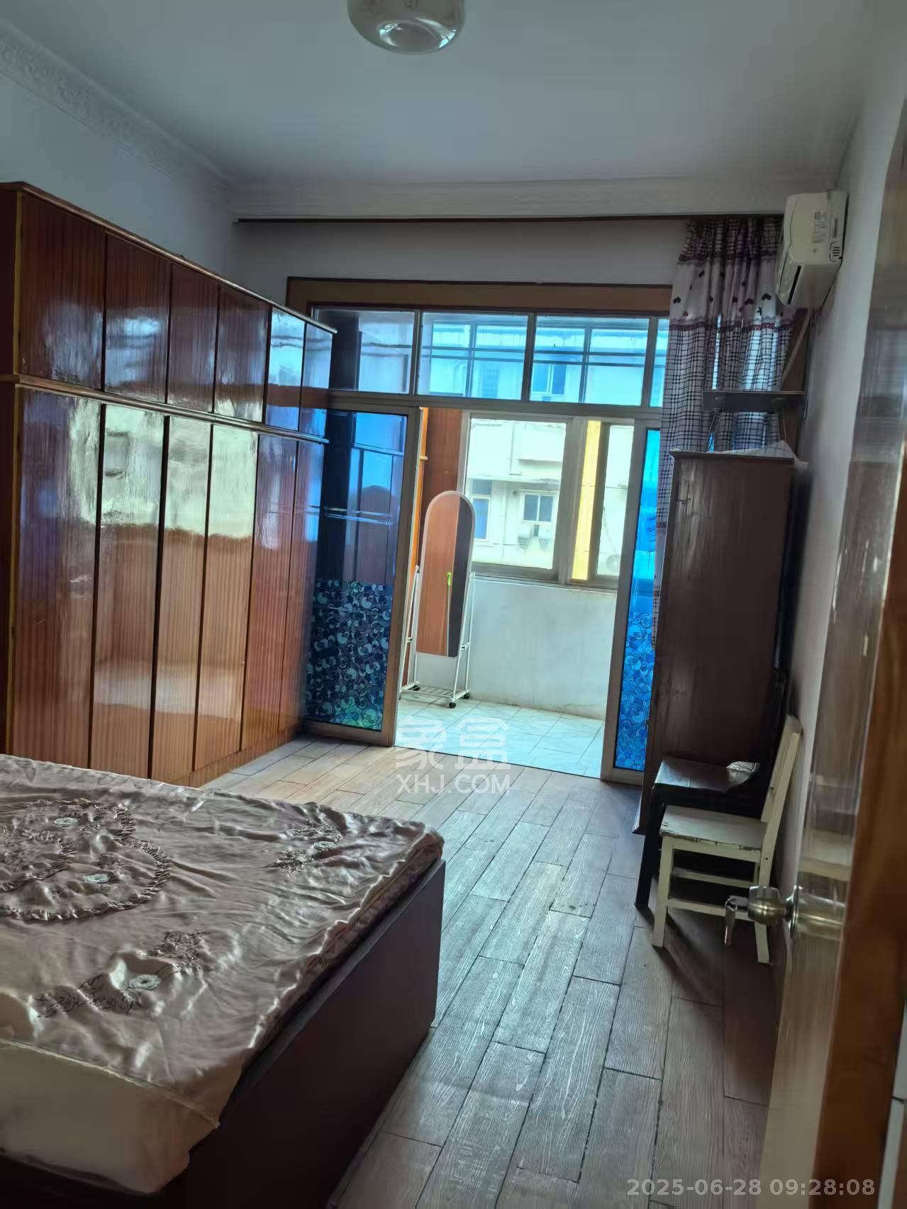 汽贸大厦 3室1厅1卫 2200.0元/月 汽贸大厦 3室1厅1卫 2200.0元/月室内图