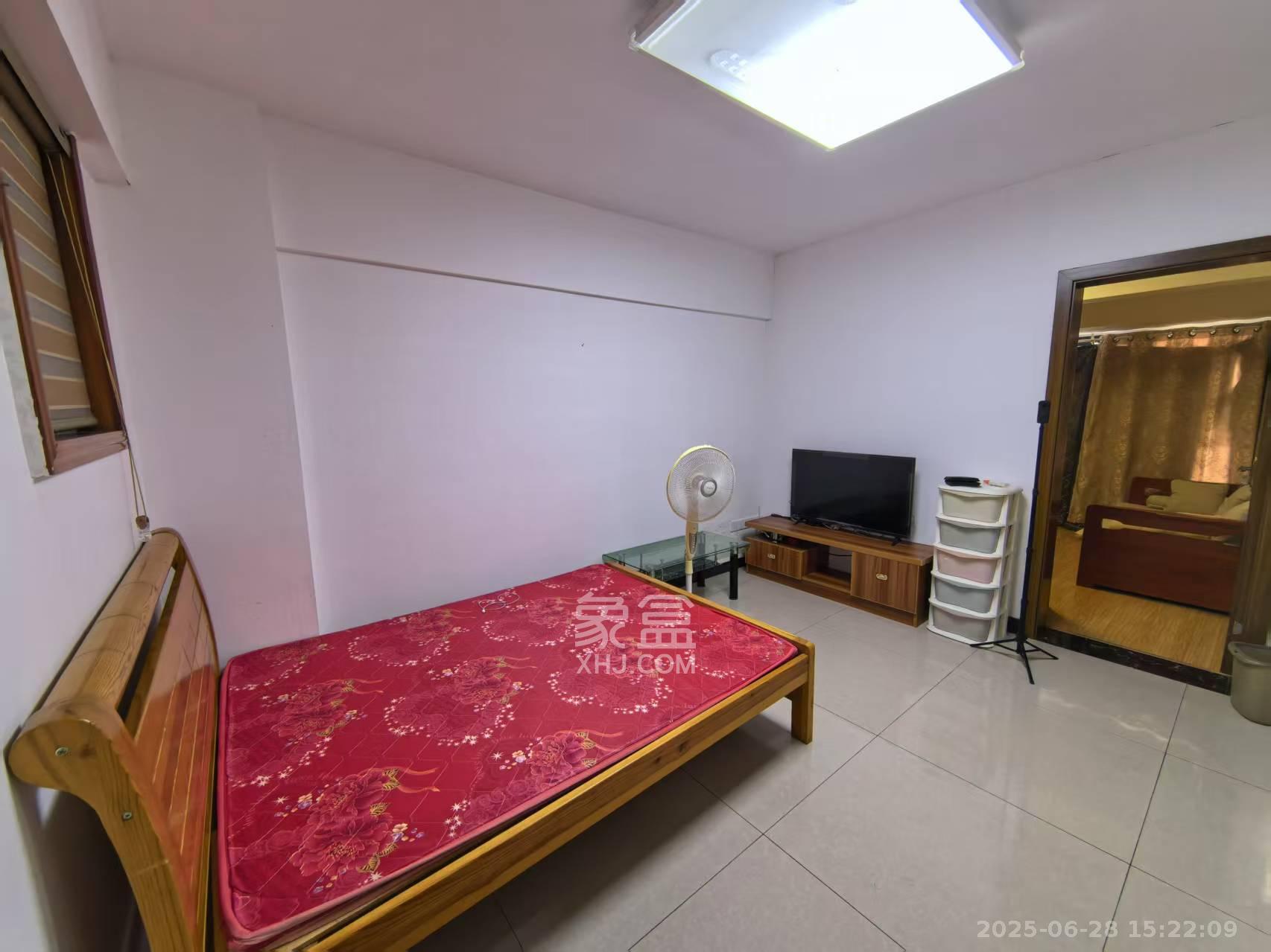 长房凤凰佳园 1室1厅1卫 1350.0元/月 长房凤凰佳园 1室1厅1卫 1350.0元/月室内图