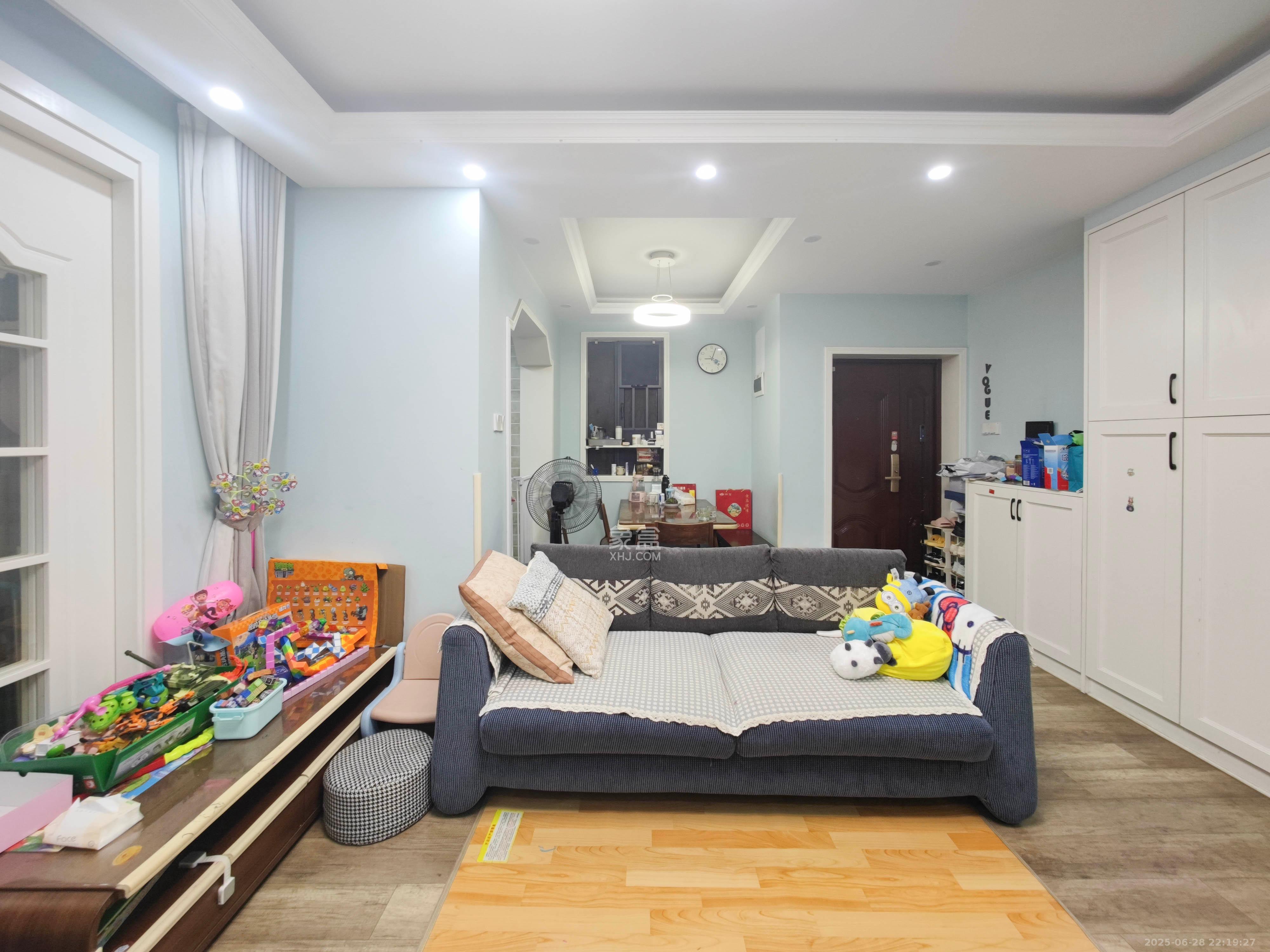 五矿万境水岸一期(万境水岸嘉苑)  3室2厅1卫    95.0万 五矿万境水岸一期(万境水岸嘉苑)  3室2厅1卫    95.0万客厅