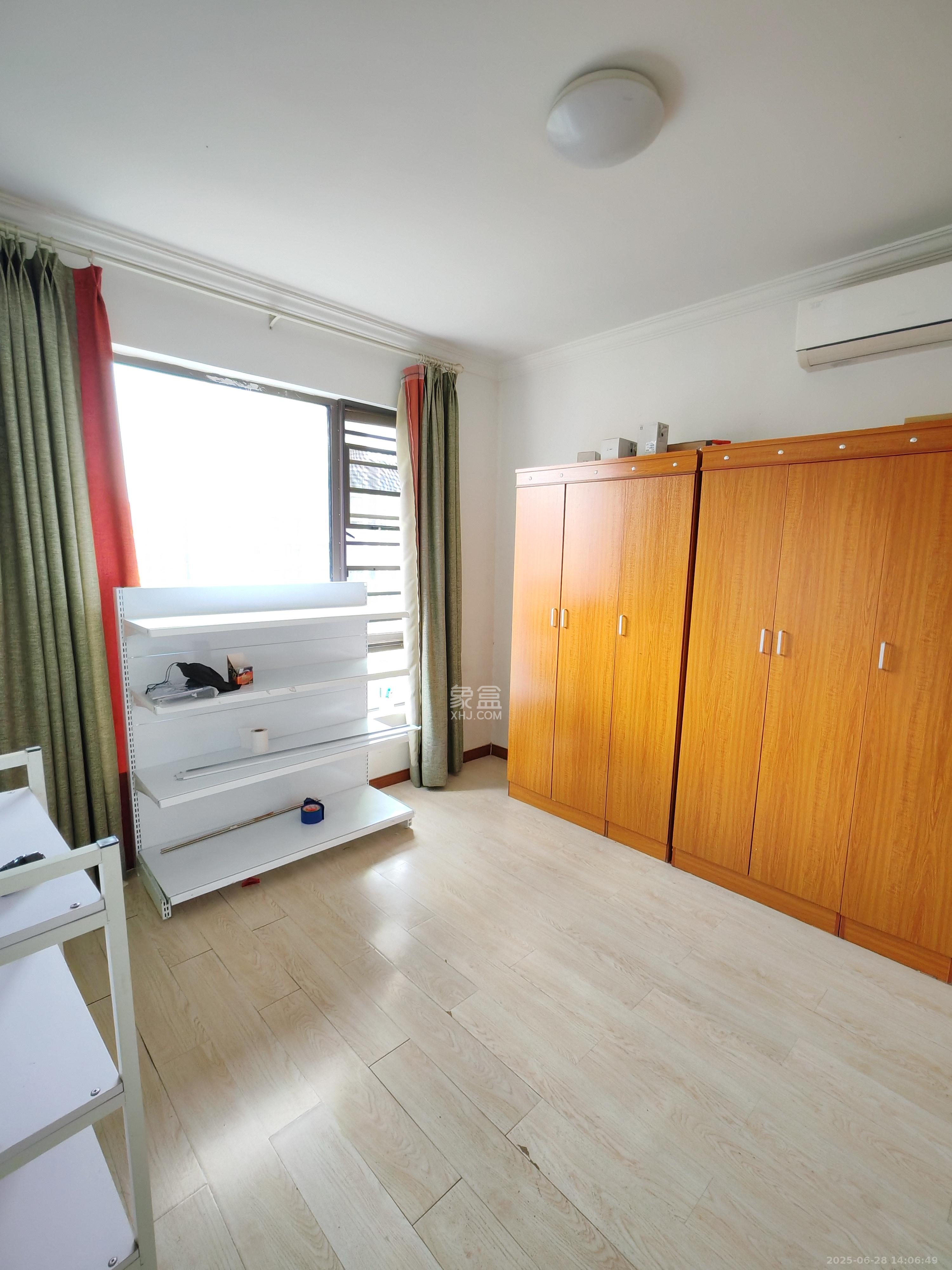 雨花公馆(紫苔名苑) 3室2厅2卫 2600.0元/月 雨花公馆(紫苔名苑) 3室2厅2卫 2600.0元/月室内图