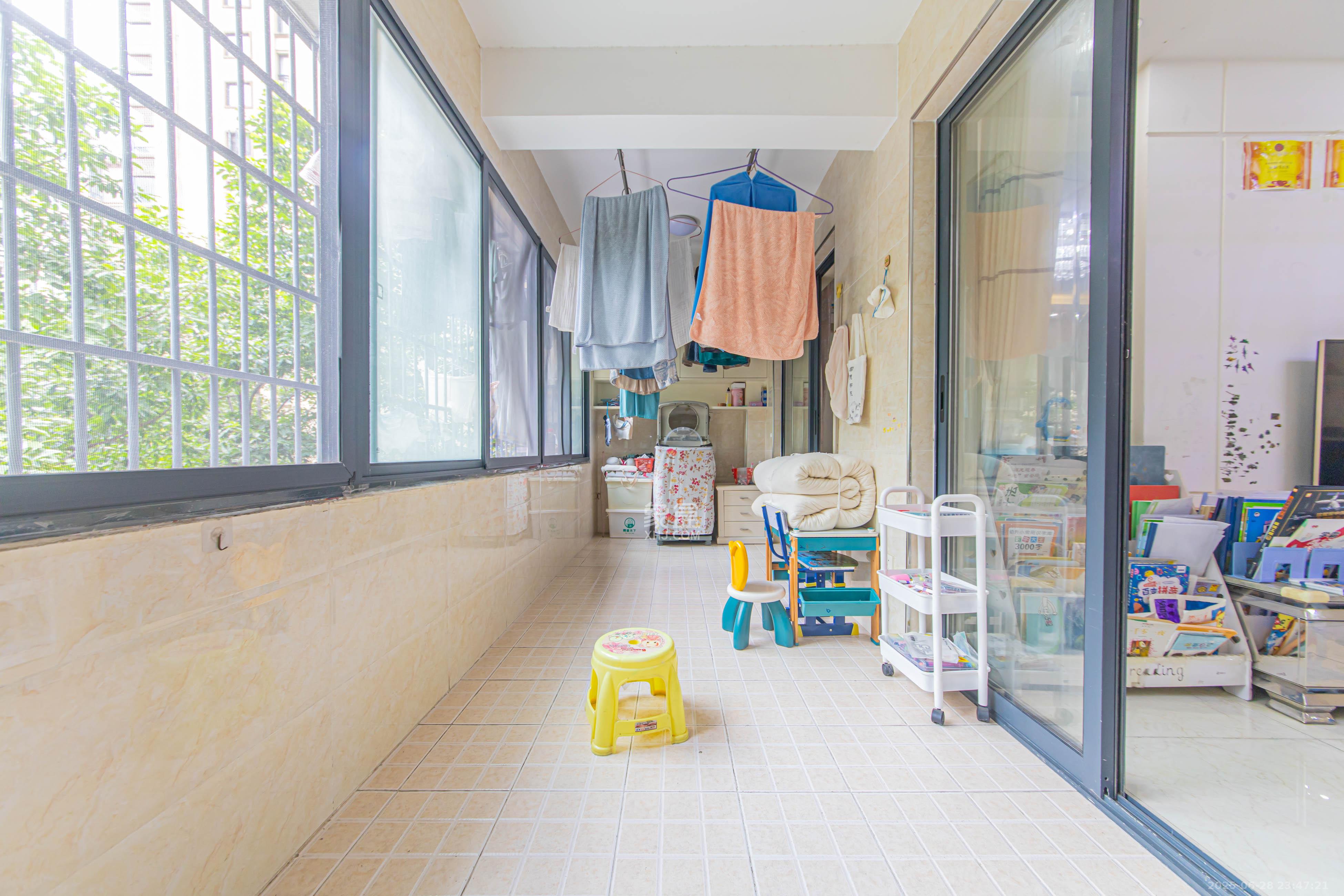 中建芙蓉嘉苑  3室2厅1卫    100.0万 中建芙蓉嘉苑  3室2厅1卫    100.0万阳台